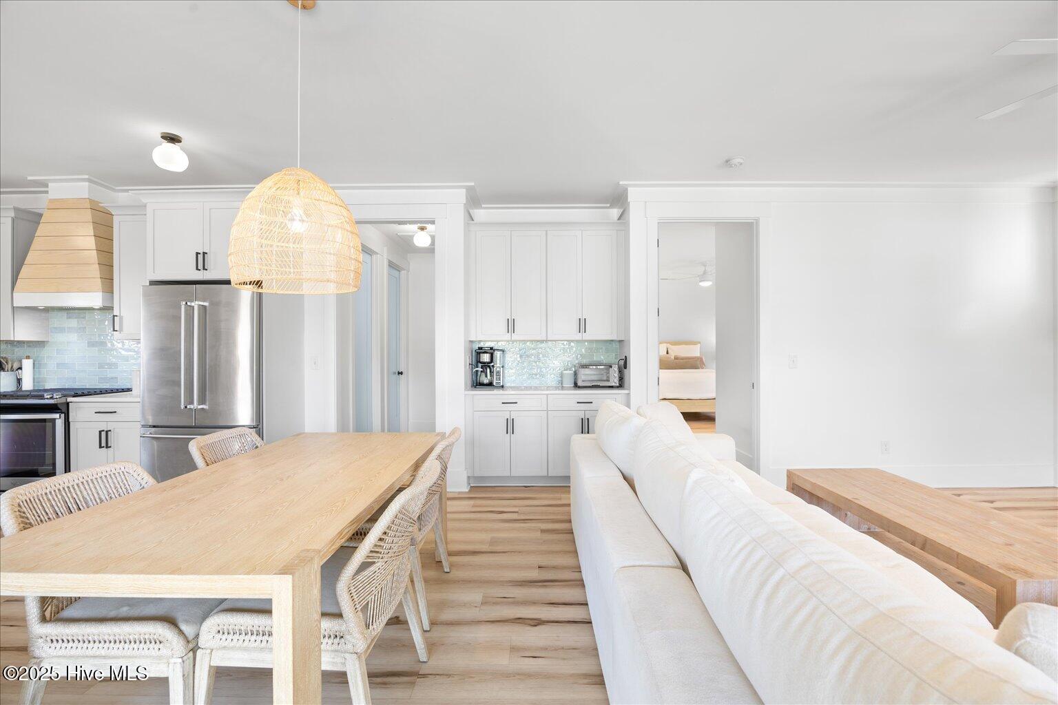 100544004 | Photo 12