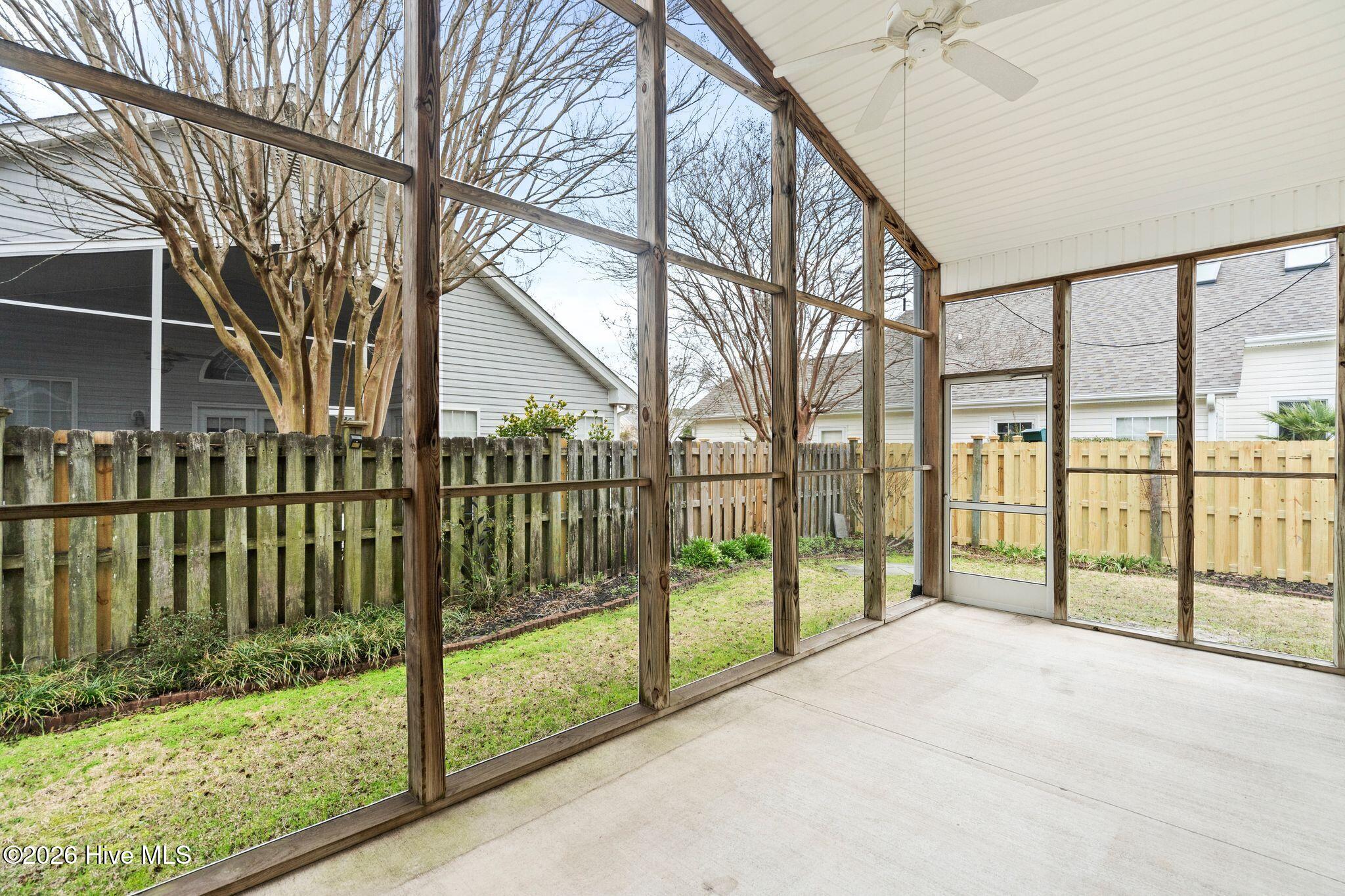 100558040 | Photo 40