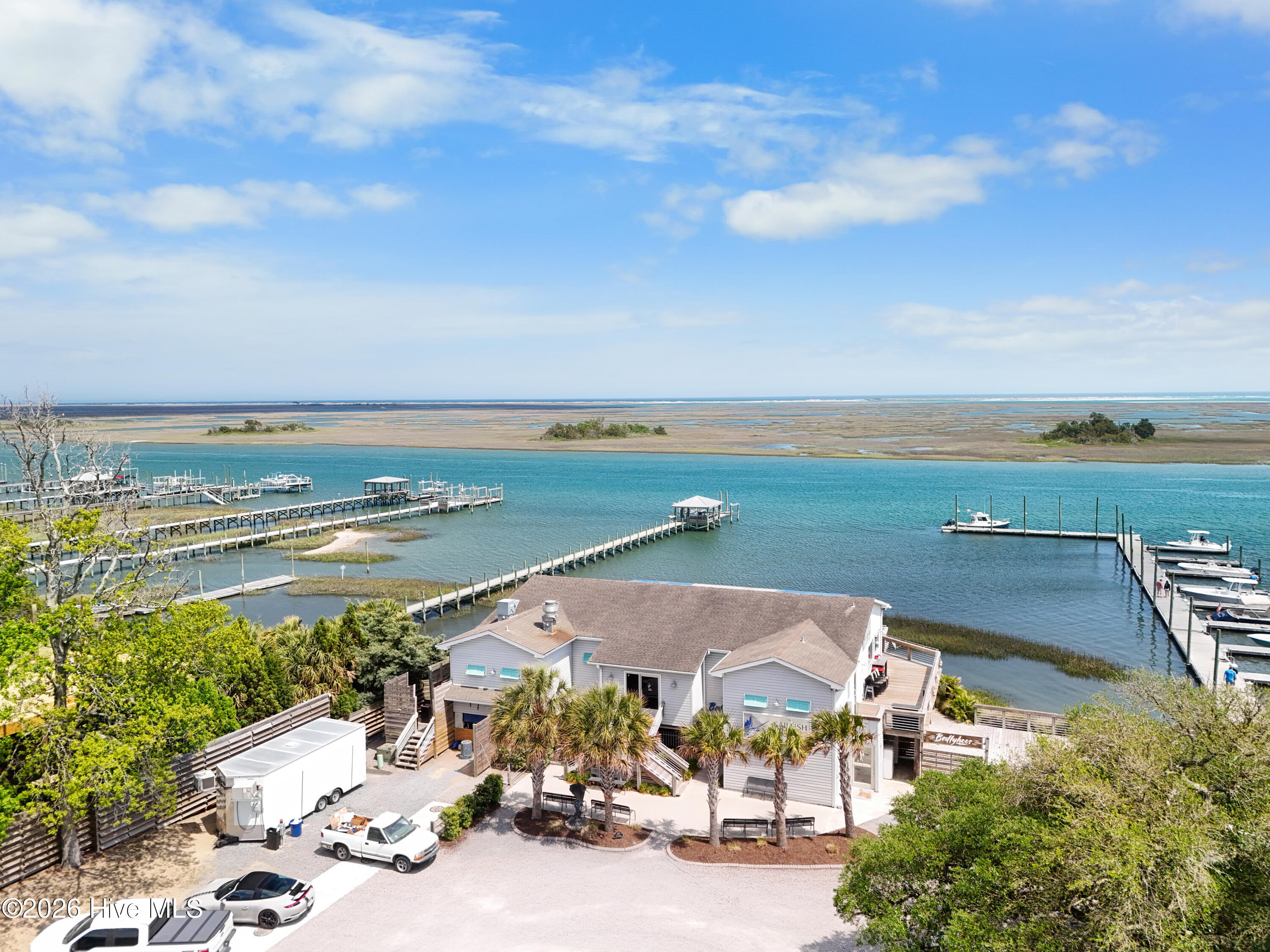 100569472 | Photo 51