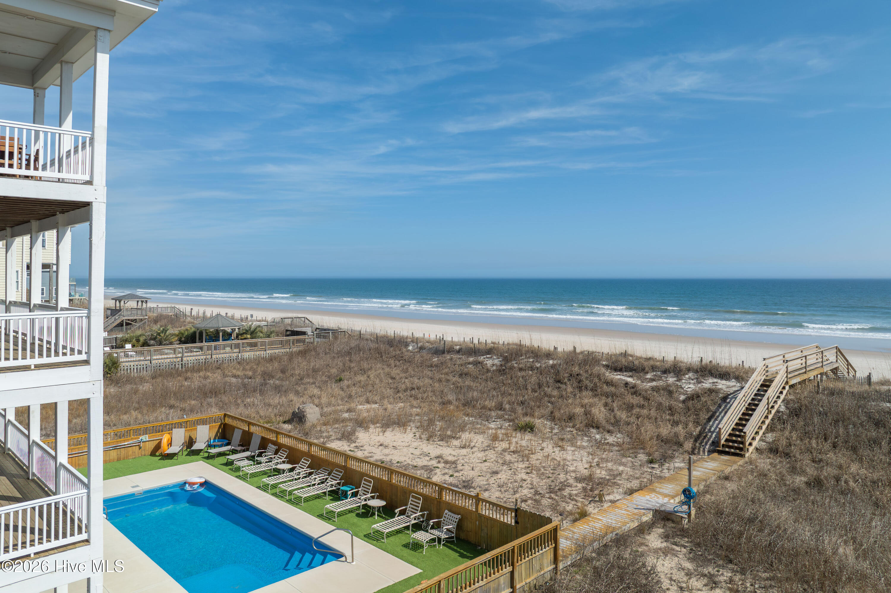 100557573 | Photo 11