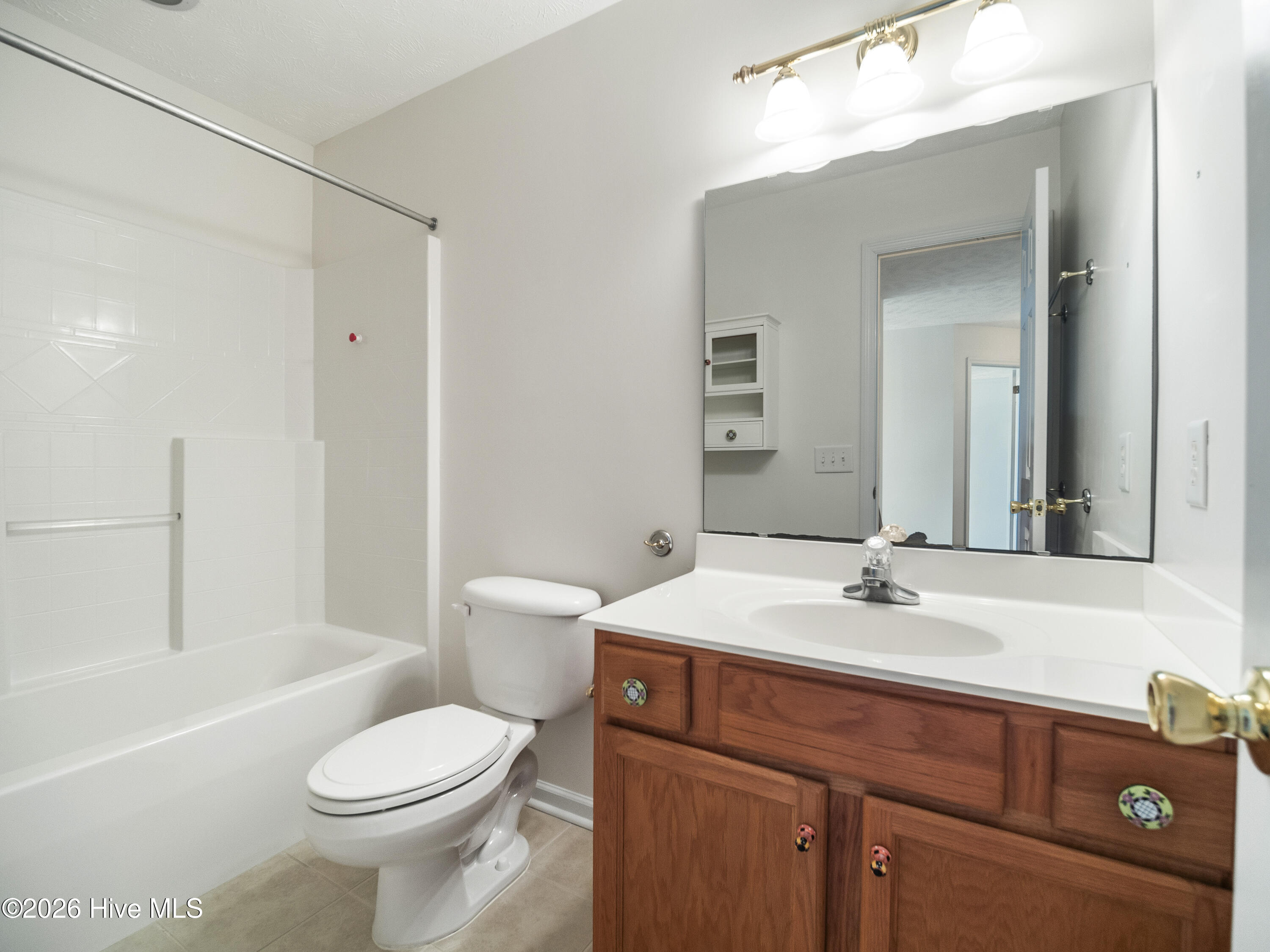 100570640 | Photo 40