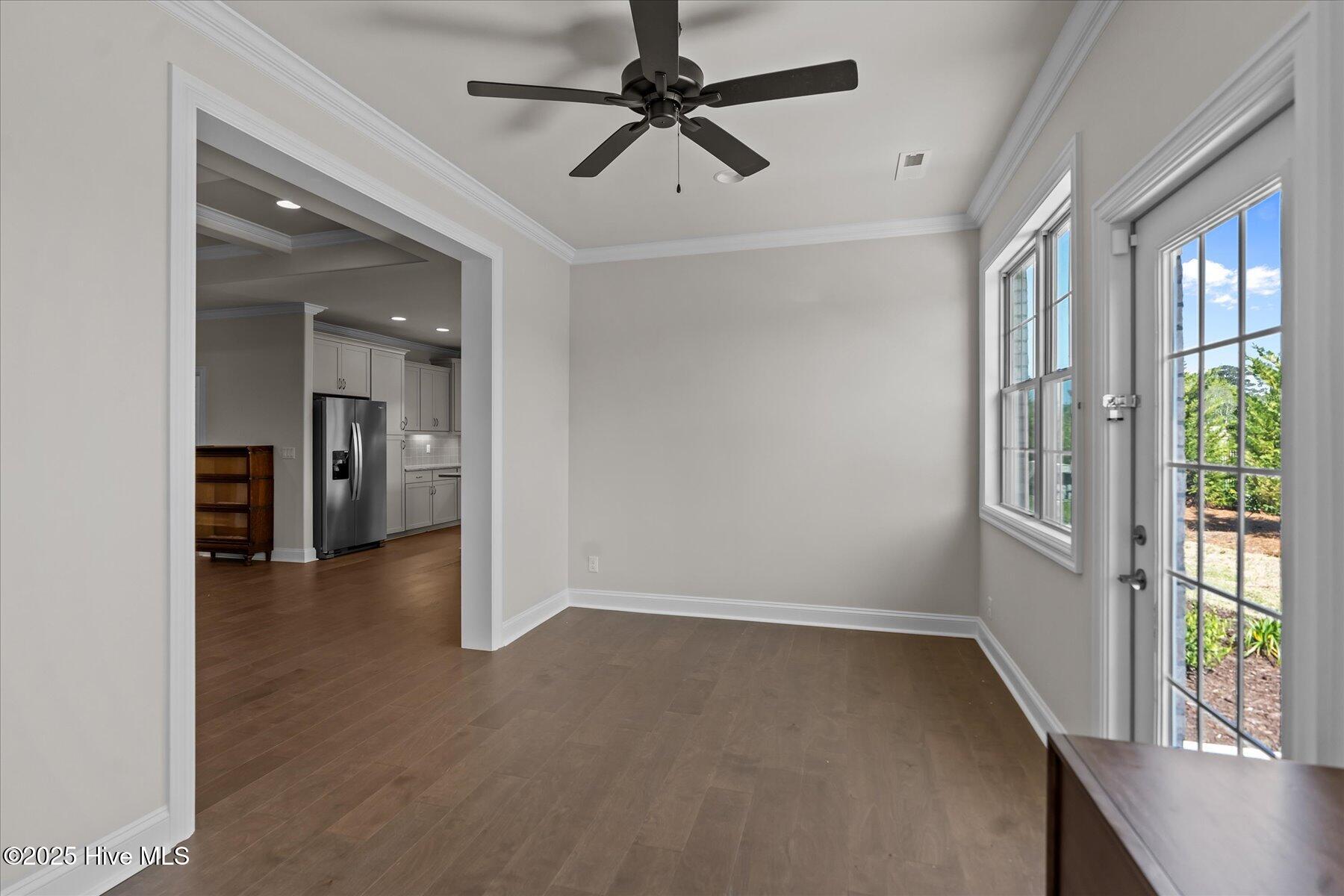 100501271 | Photo 11