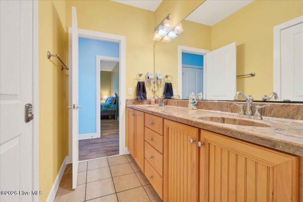 100549293 | Photo 27