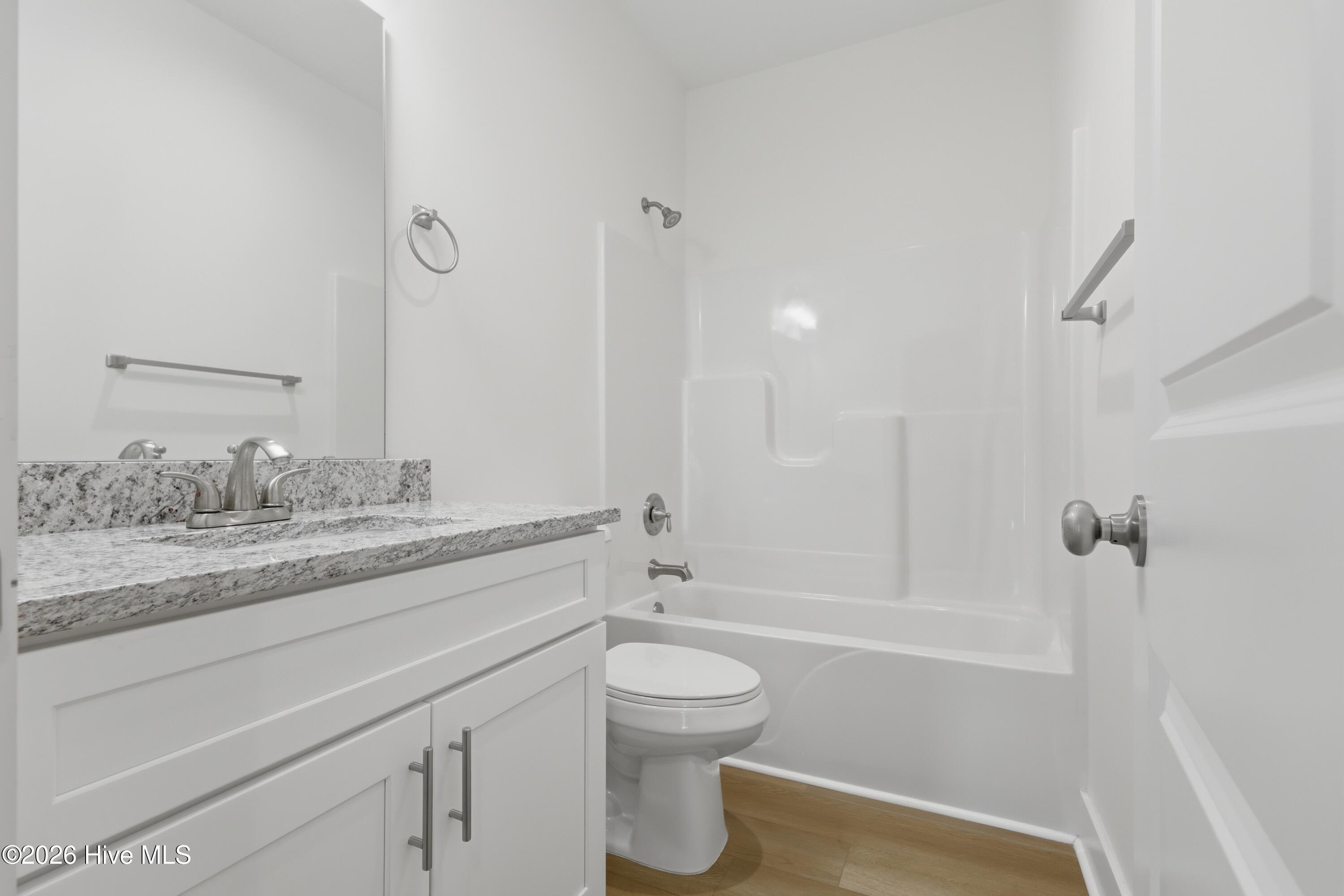 100561503 | Photo 30