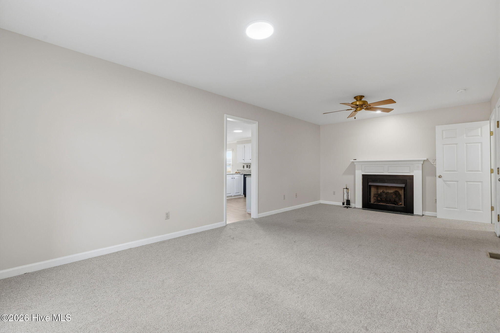 100554589 | Photo 23