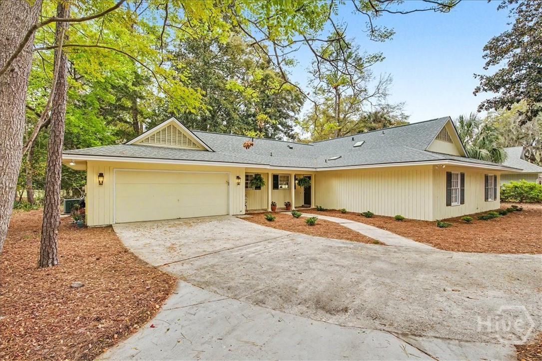 Homes for sale in Savannah, GA | 5 Clifton Ln, Savannah, GA 31411 | MLS# SA352127