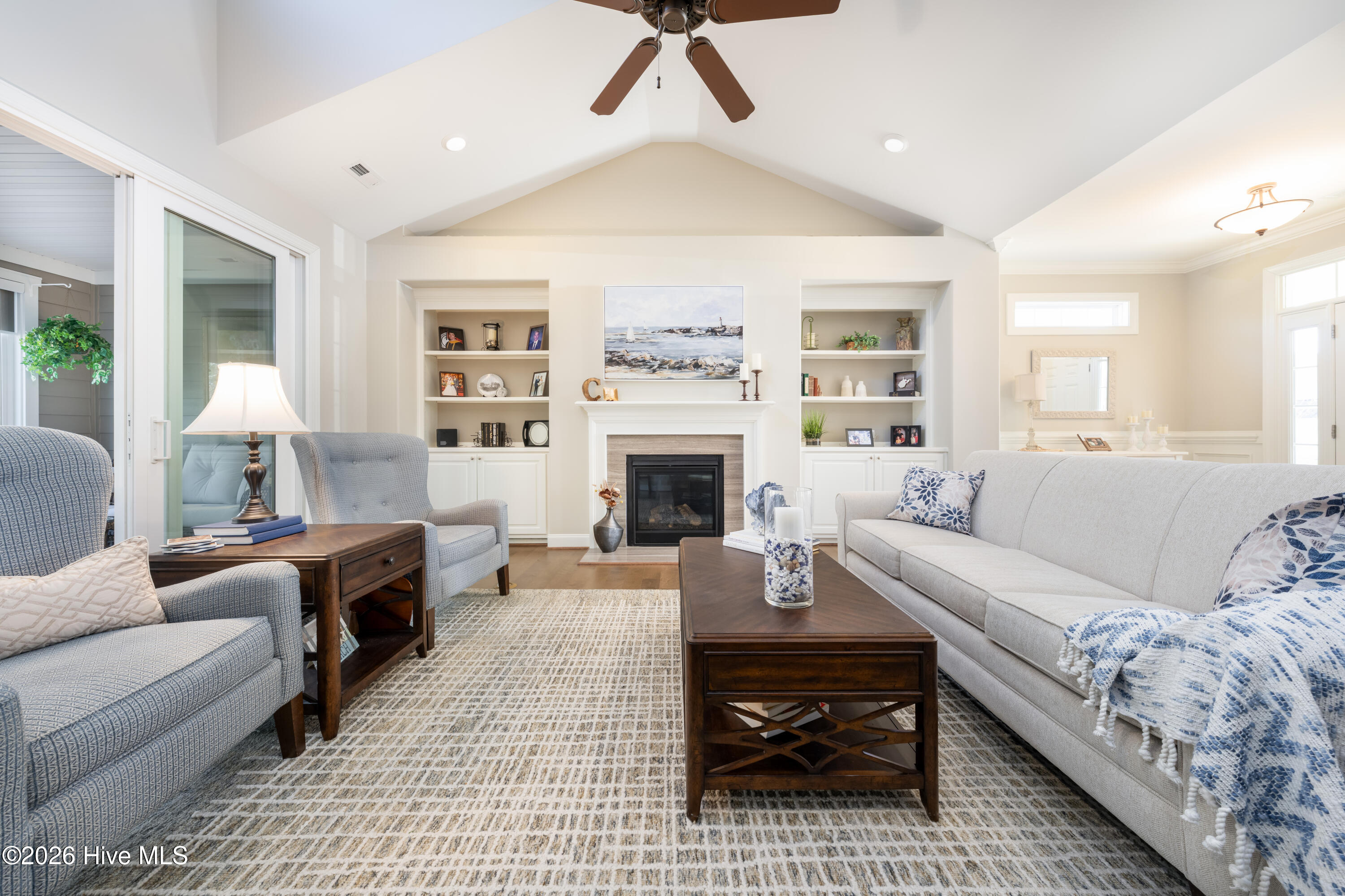 100553461 | Photo 16