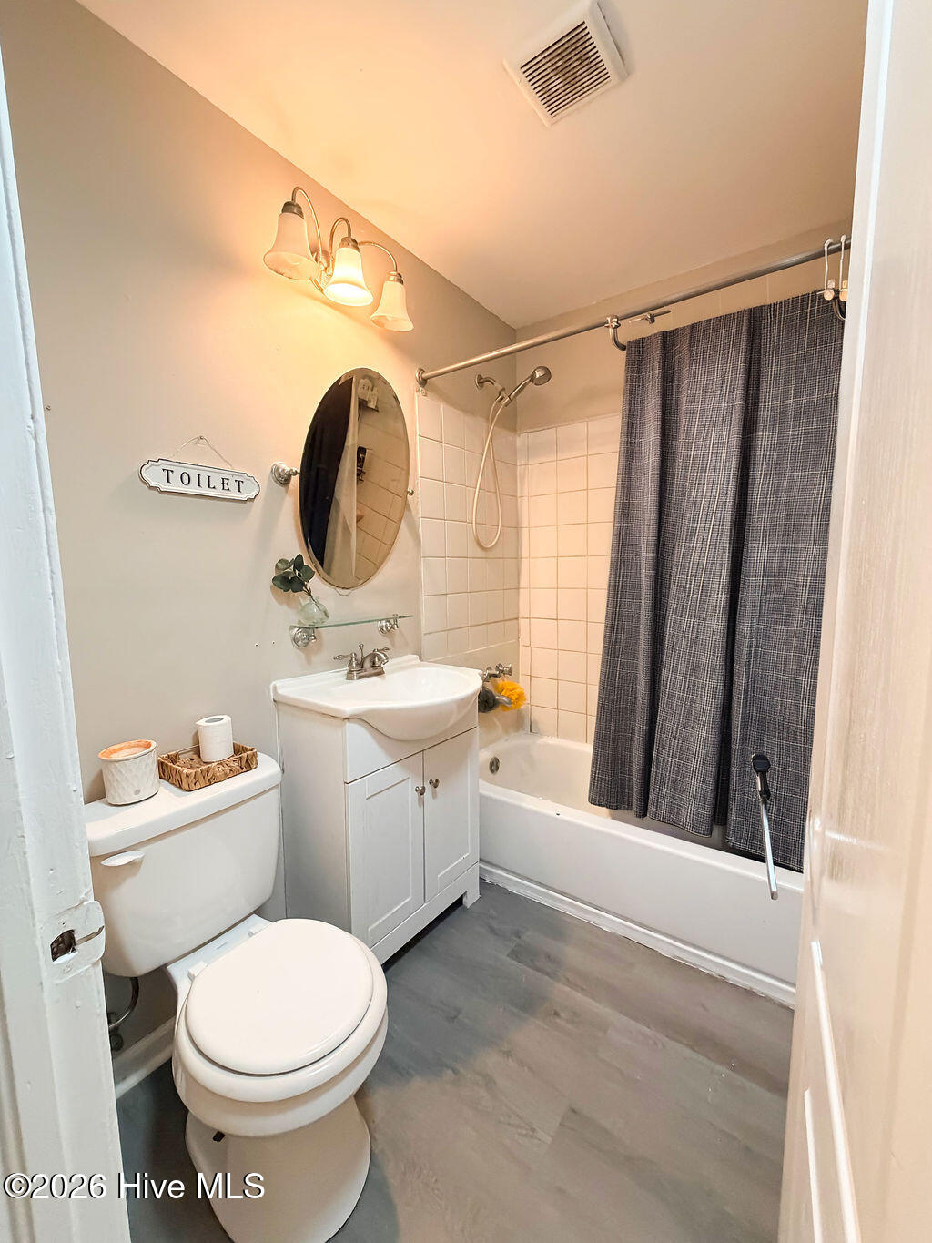 100560731 | Photo 19