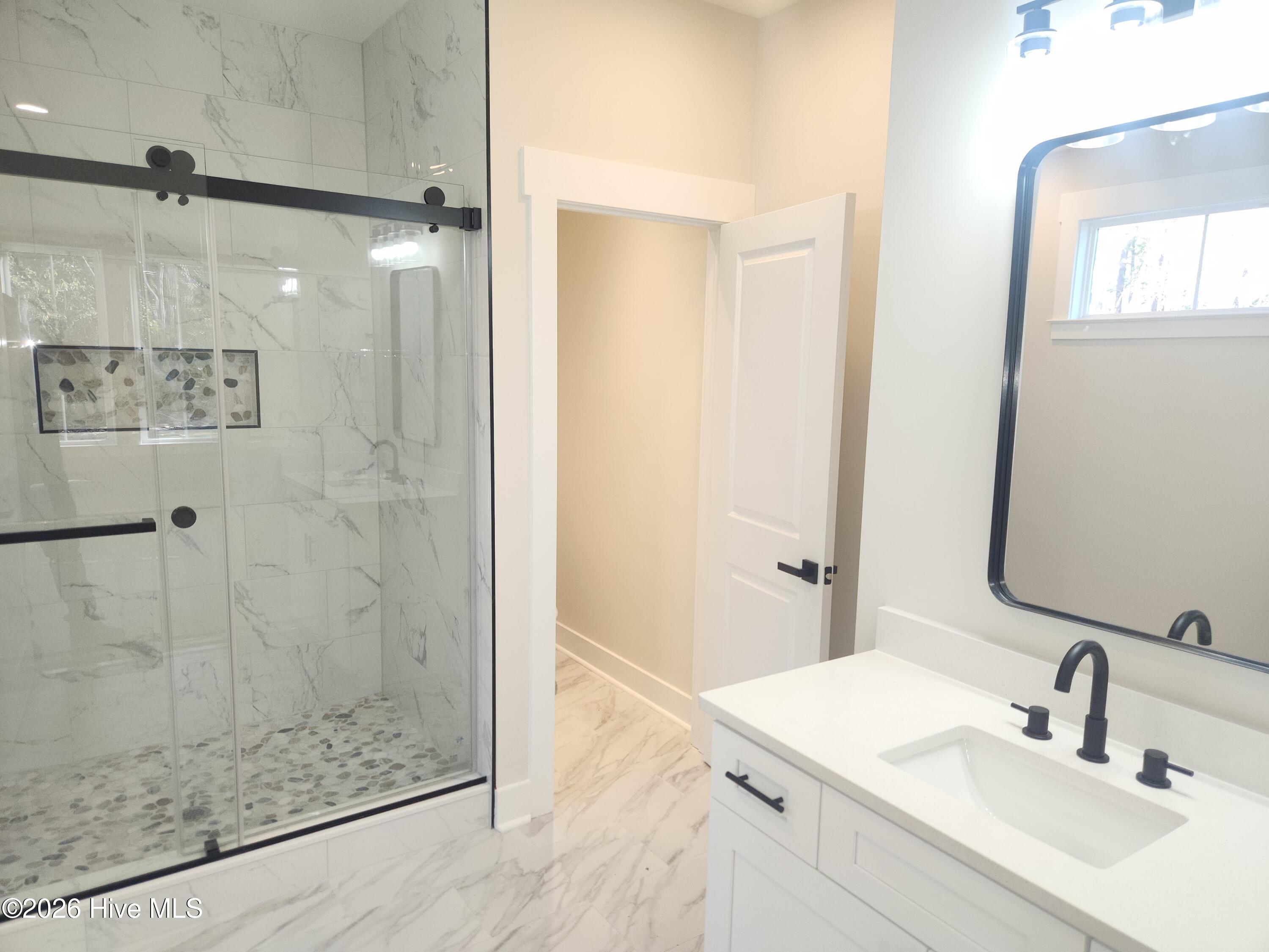 100545899 | Photo 27