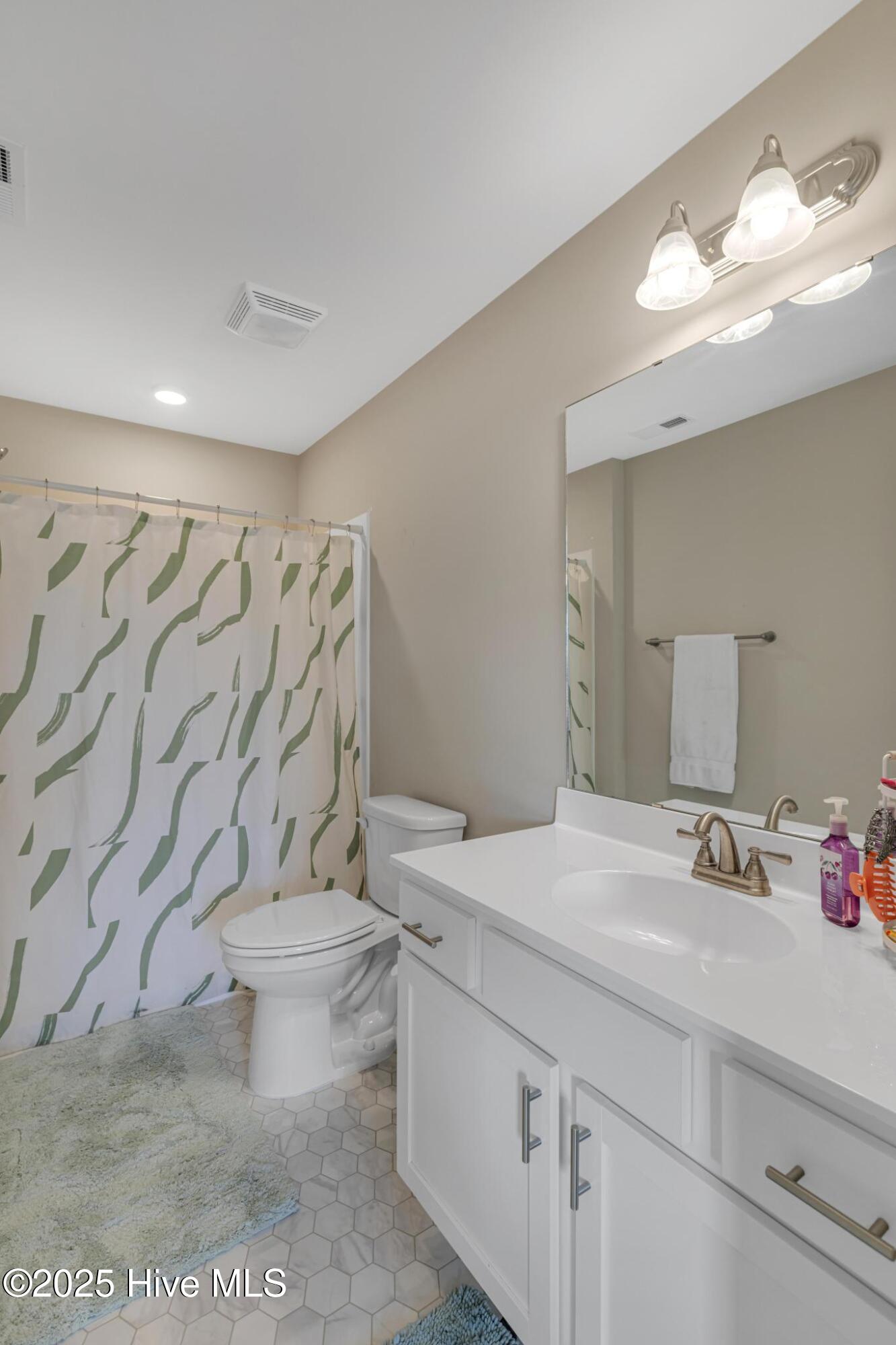 100533481 | Photo 21