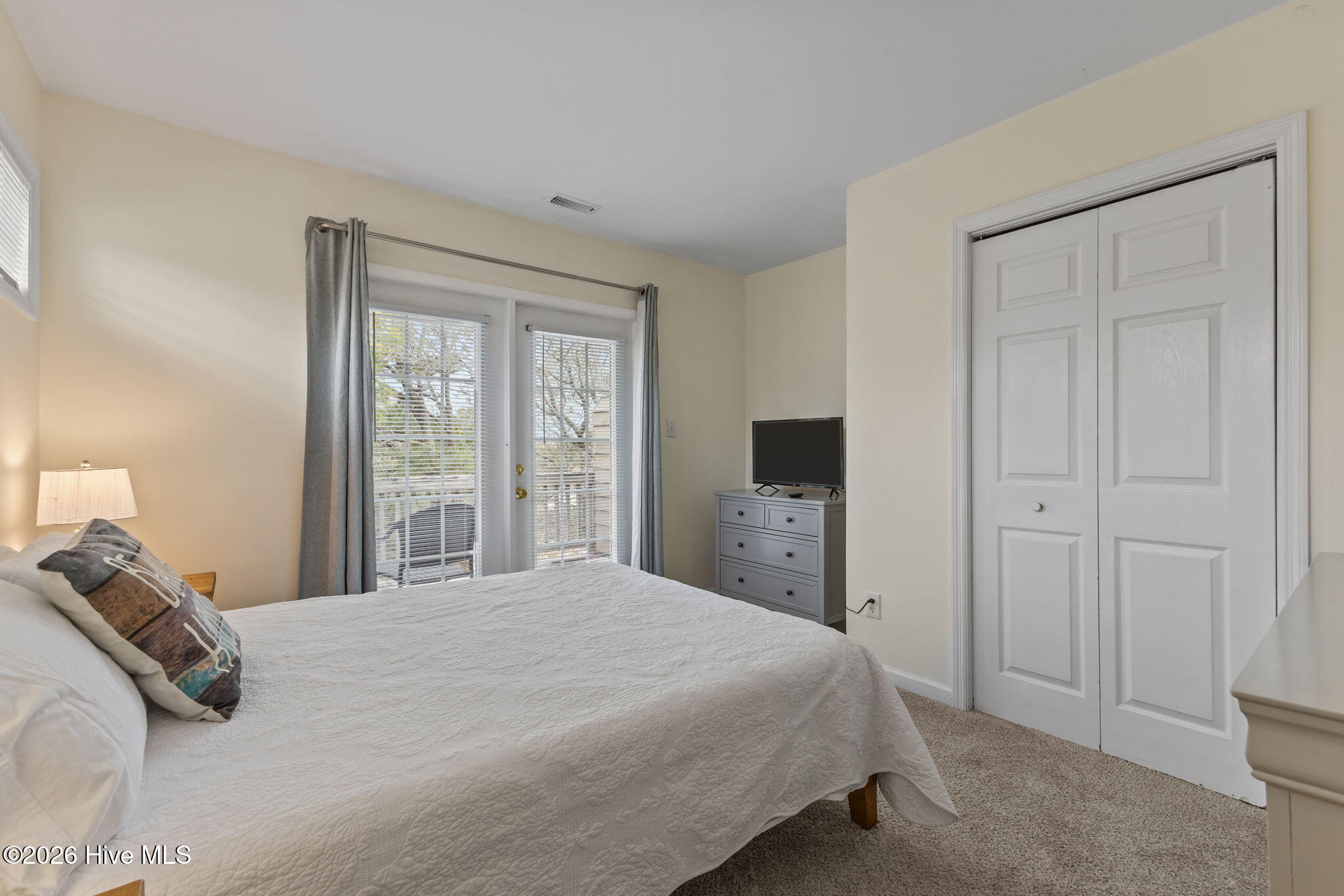 100557971 | Photo 20