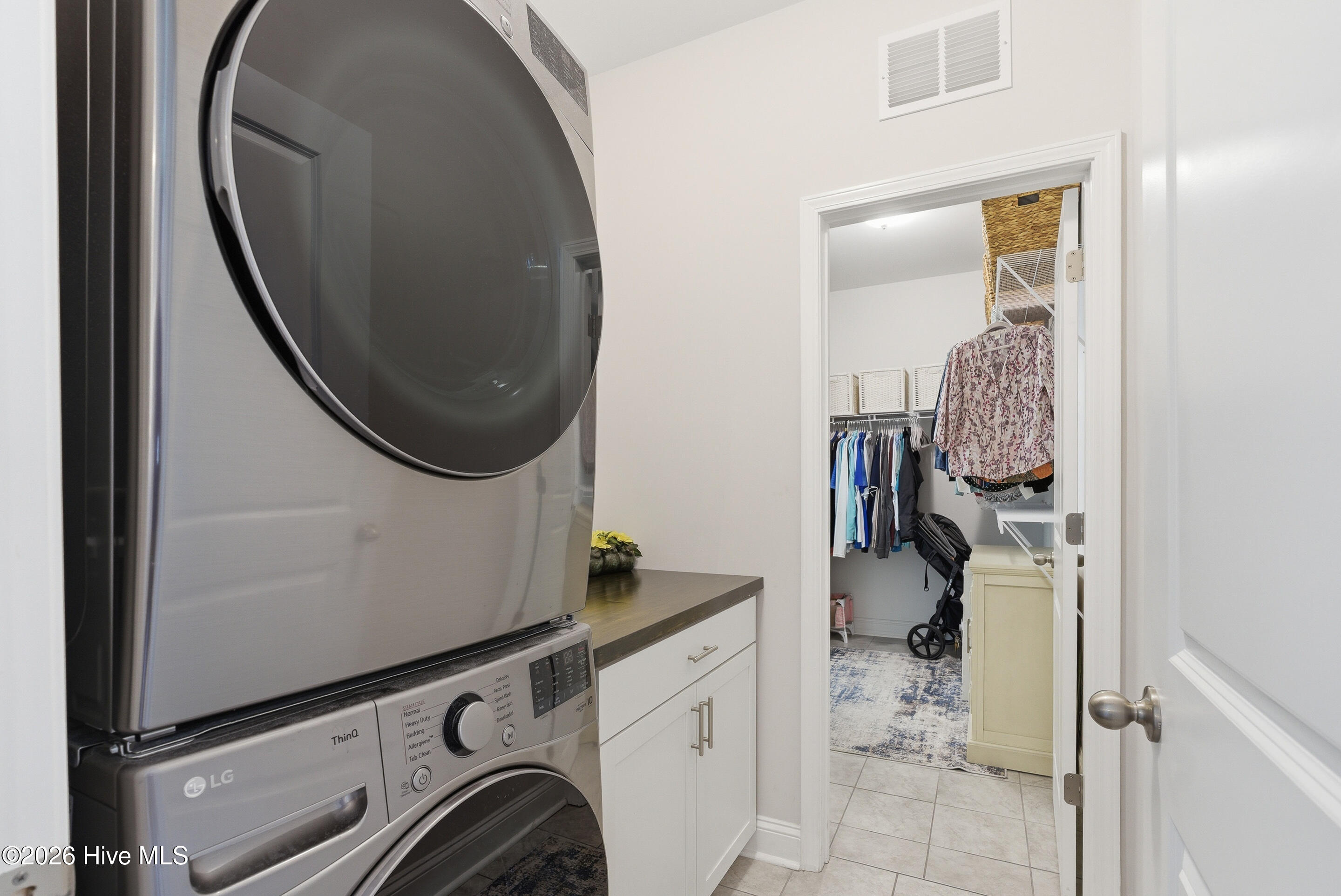 100562920 | Photo 24