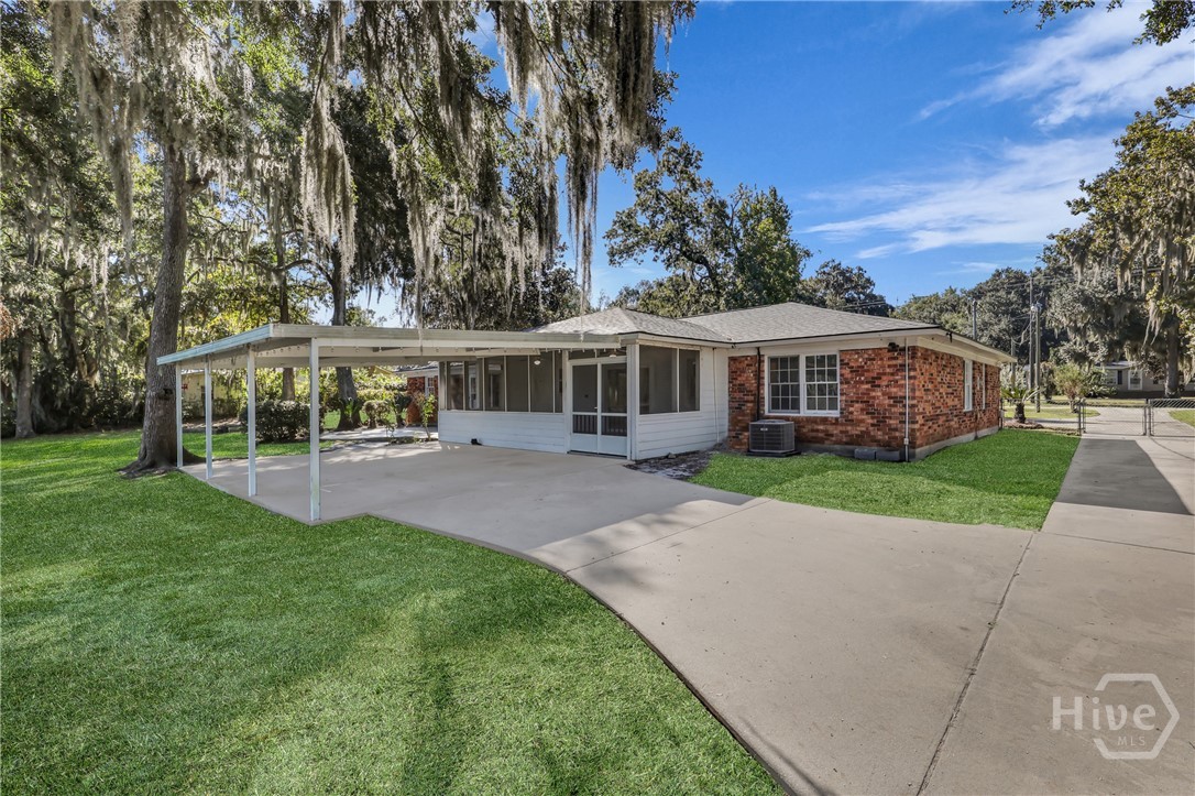 Parking and covered porch