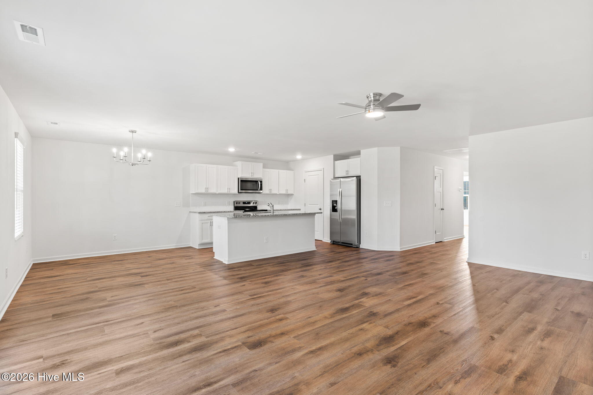 100549751 | Photo 31