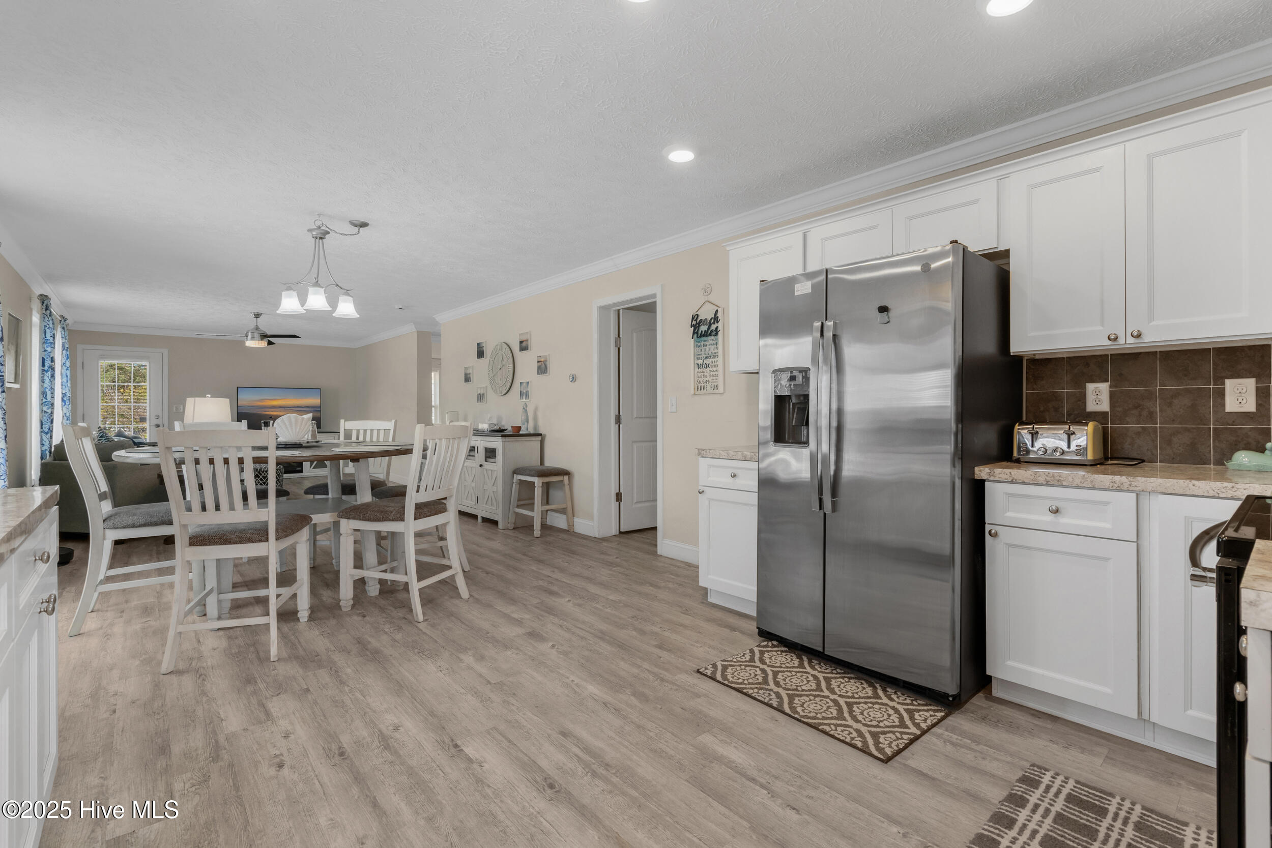 100539240 | Photo 12