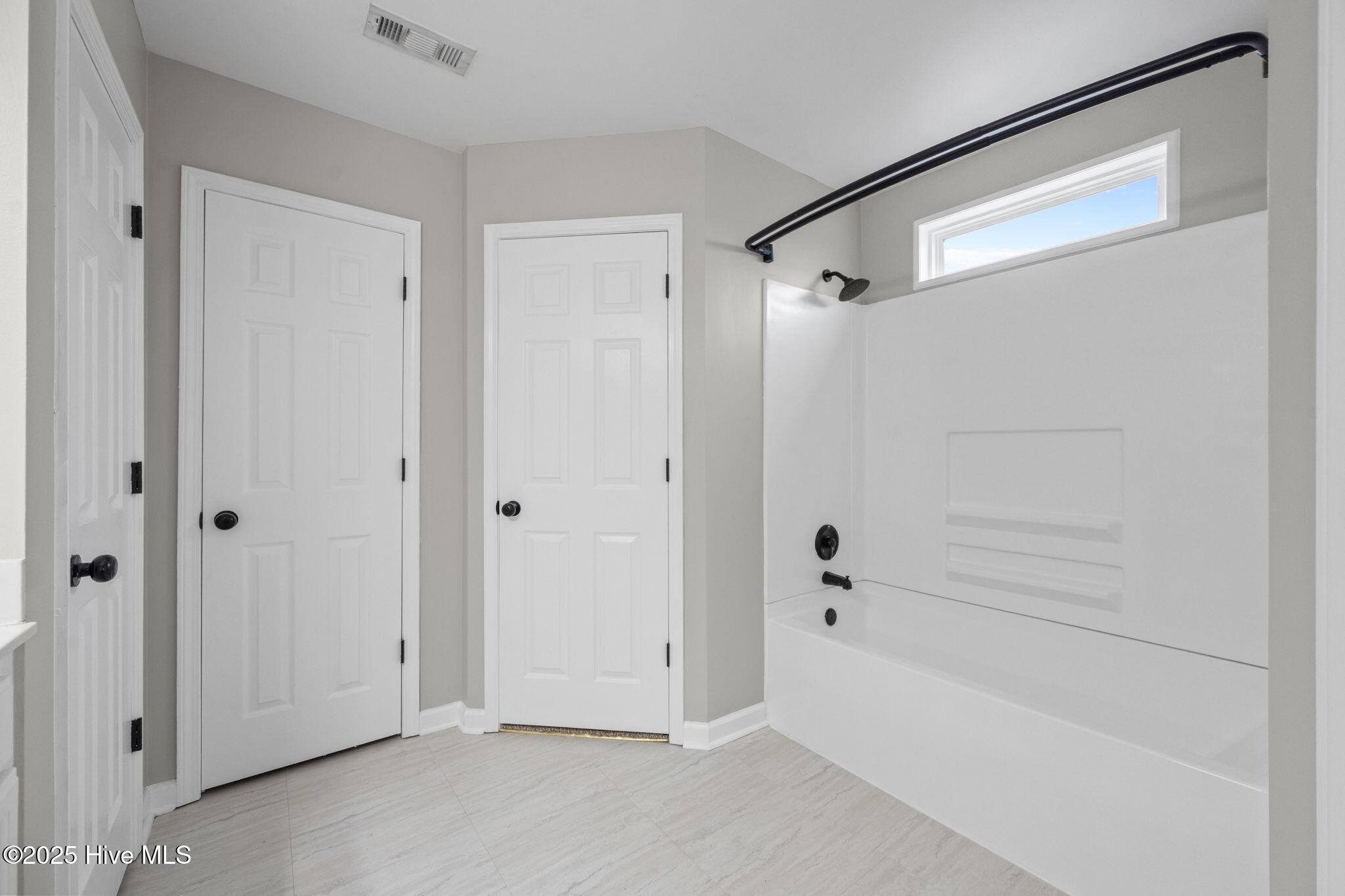 100539227 | Photo 22