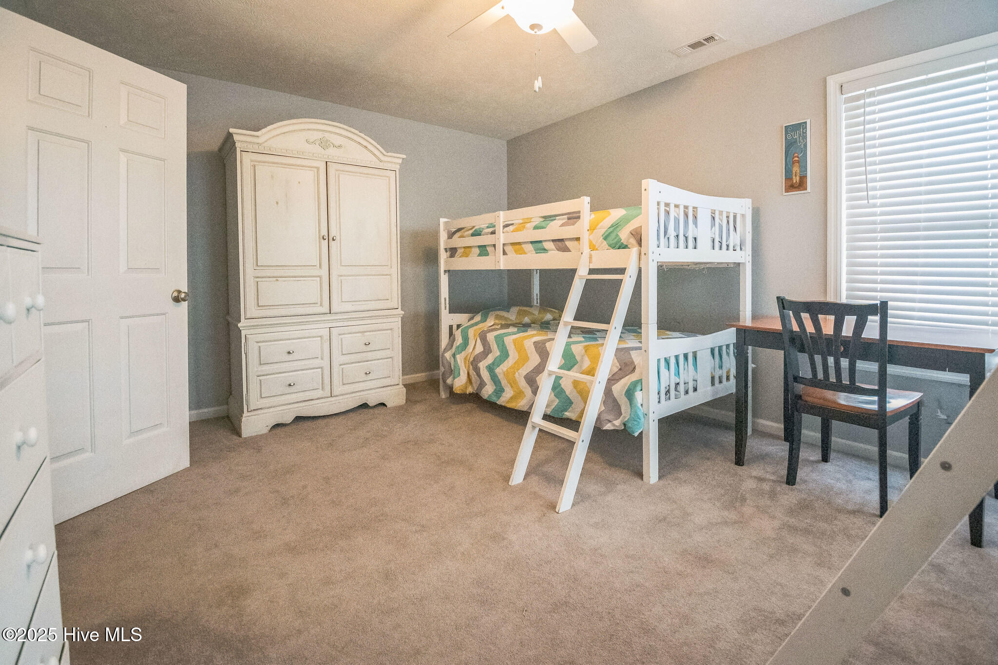 100499775 | Photo 15