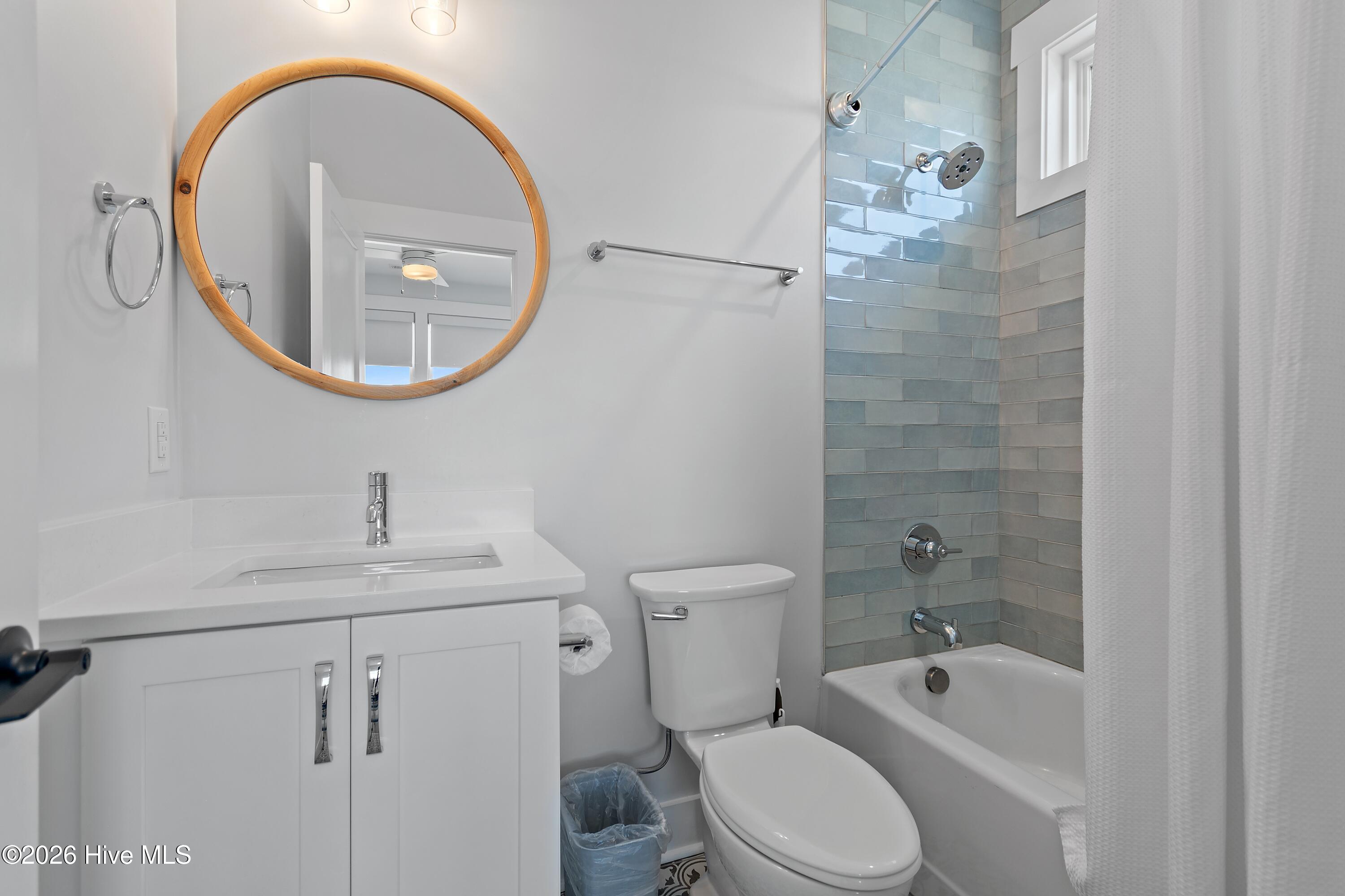 100564147 | Photo 38