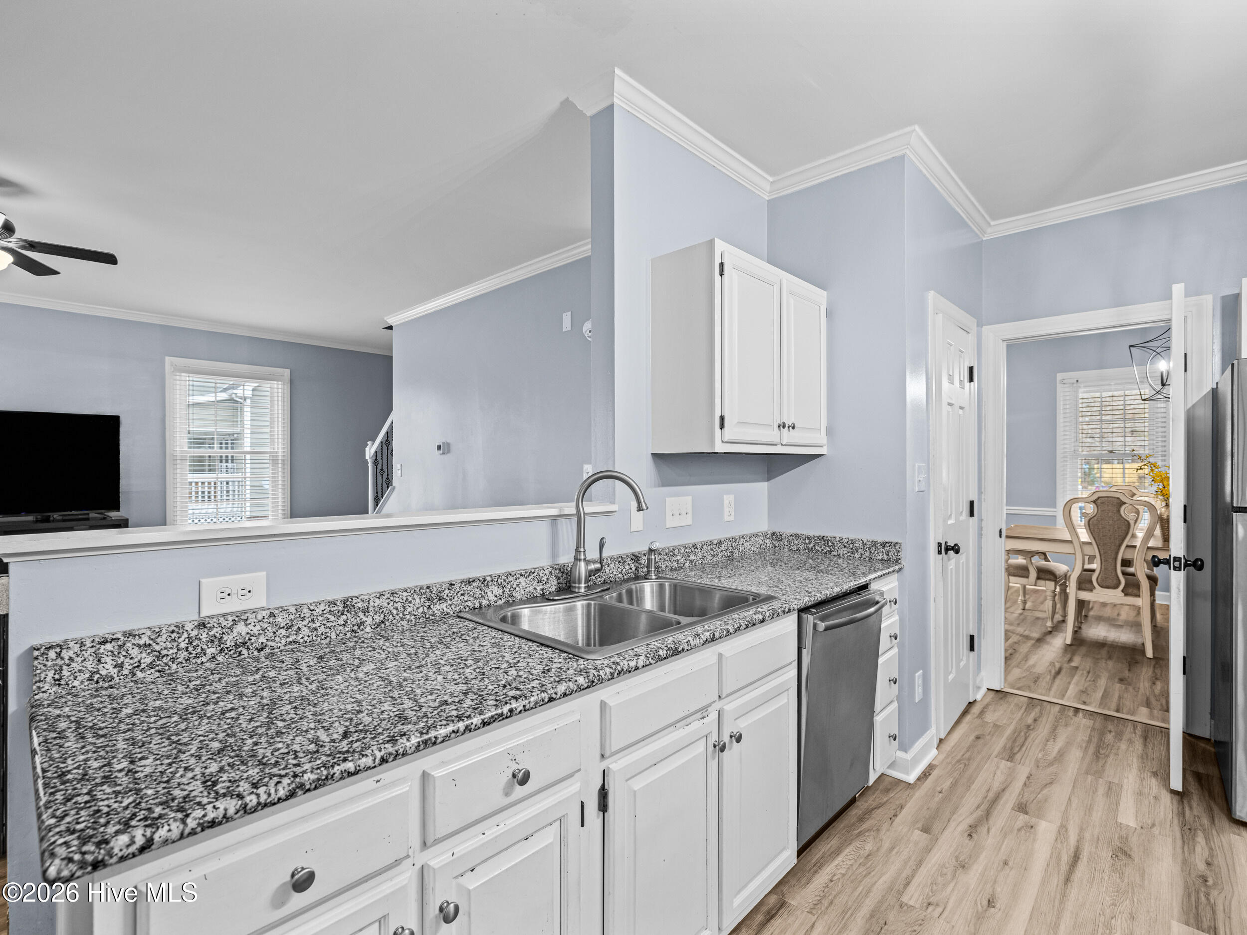 100555942 | Photo 16