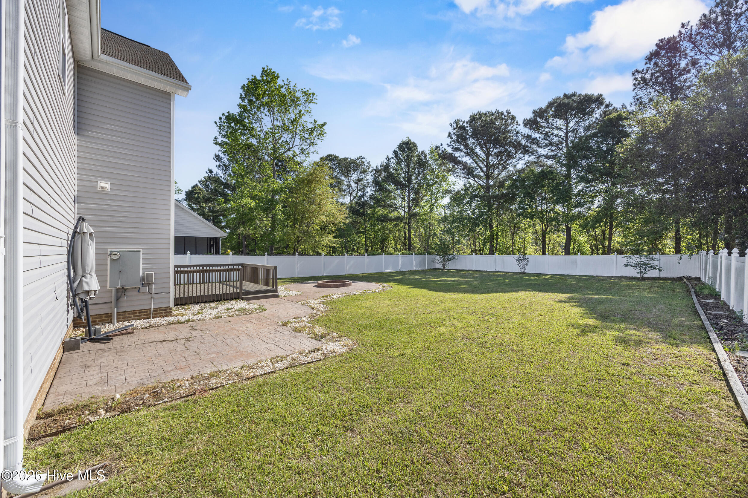 211 Wedgefield Circle,Maple Hill