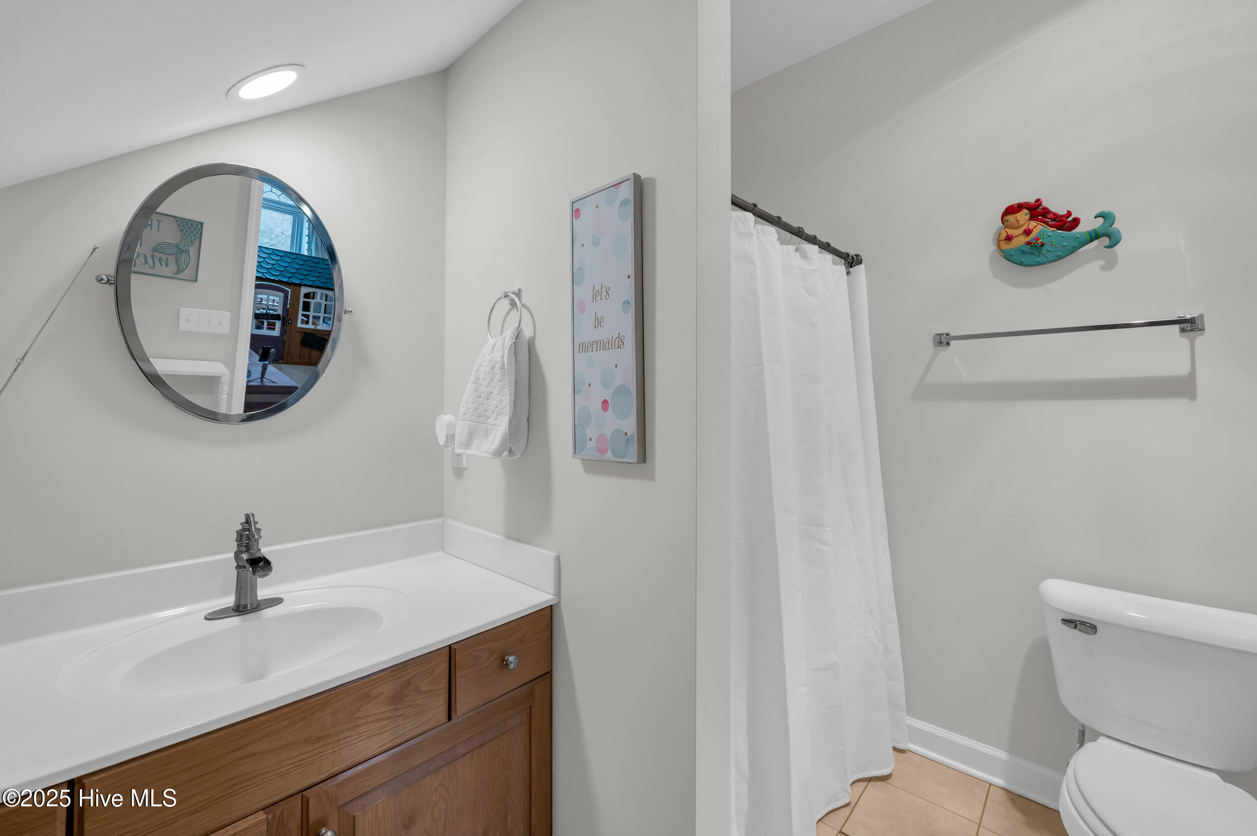 100536270 | Photo 26