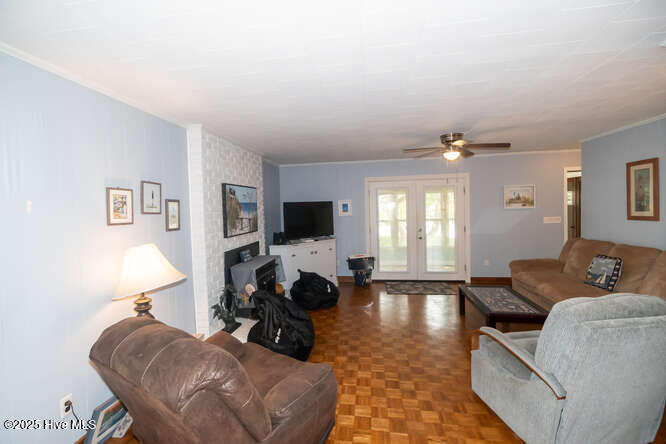 100528759 | Photo 11