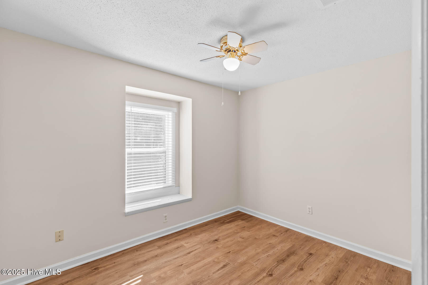 100540593 | Photo 18