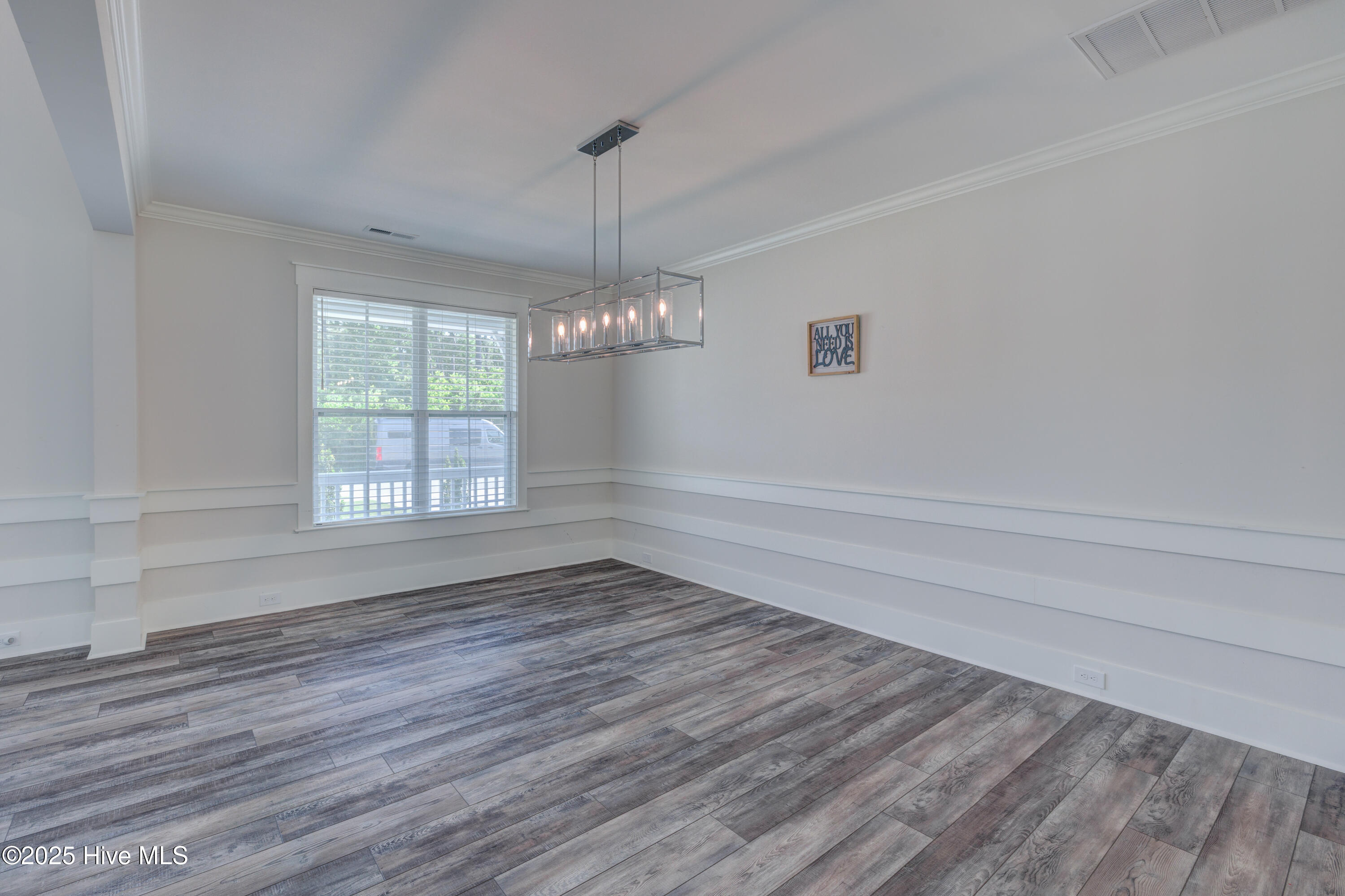 100553417 | Photo 13