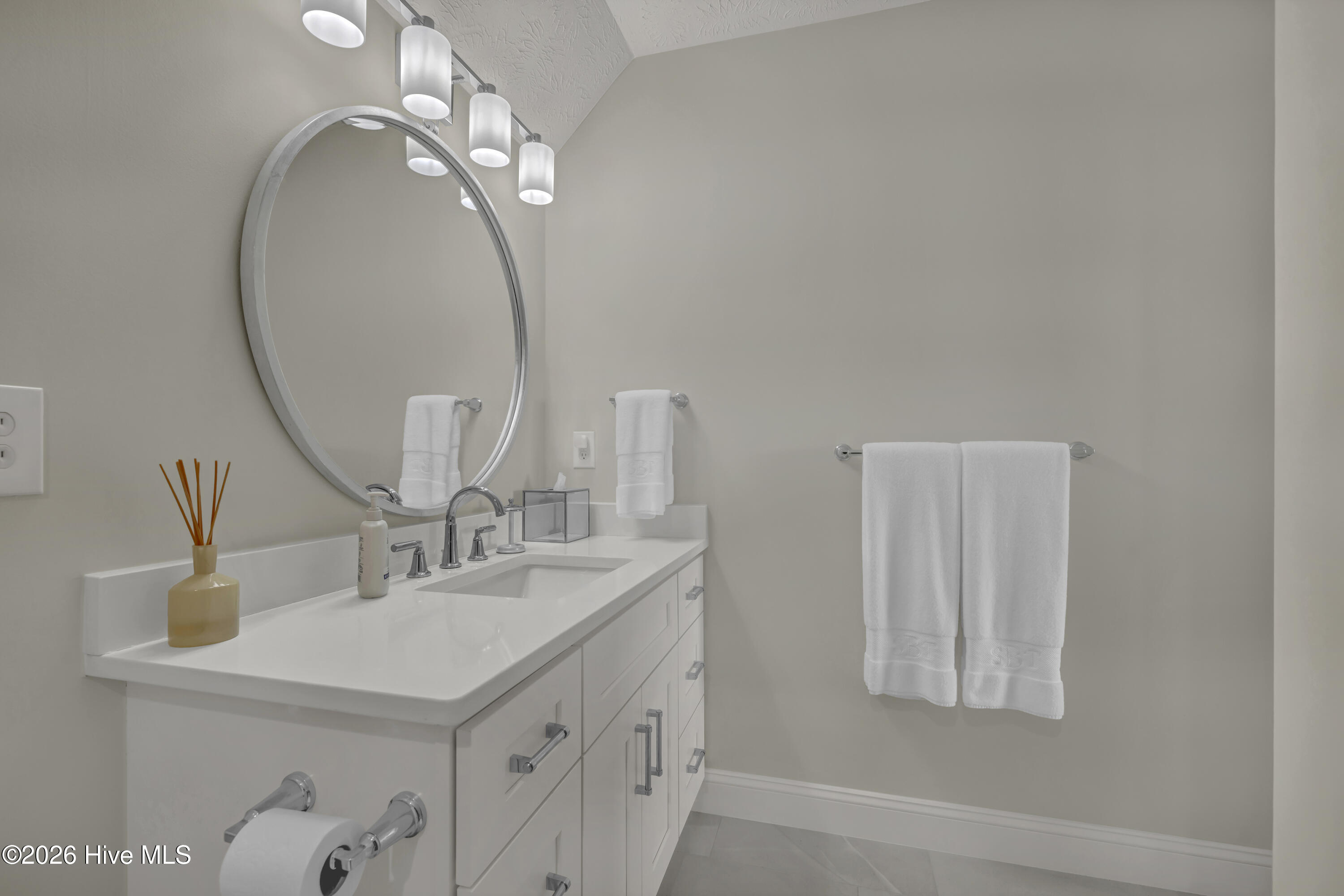 100559772 | Photo 28