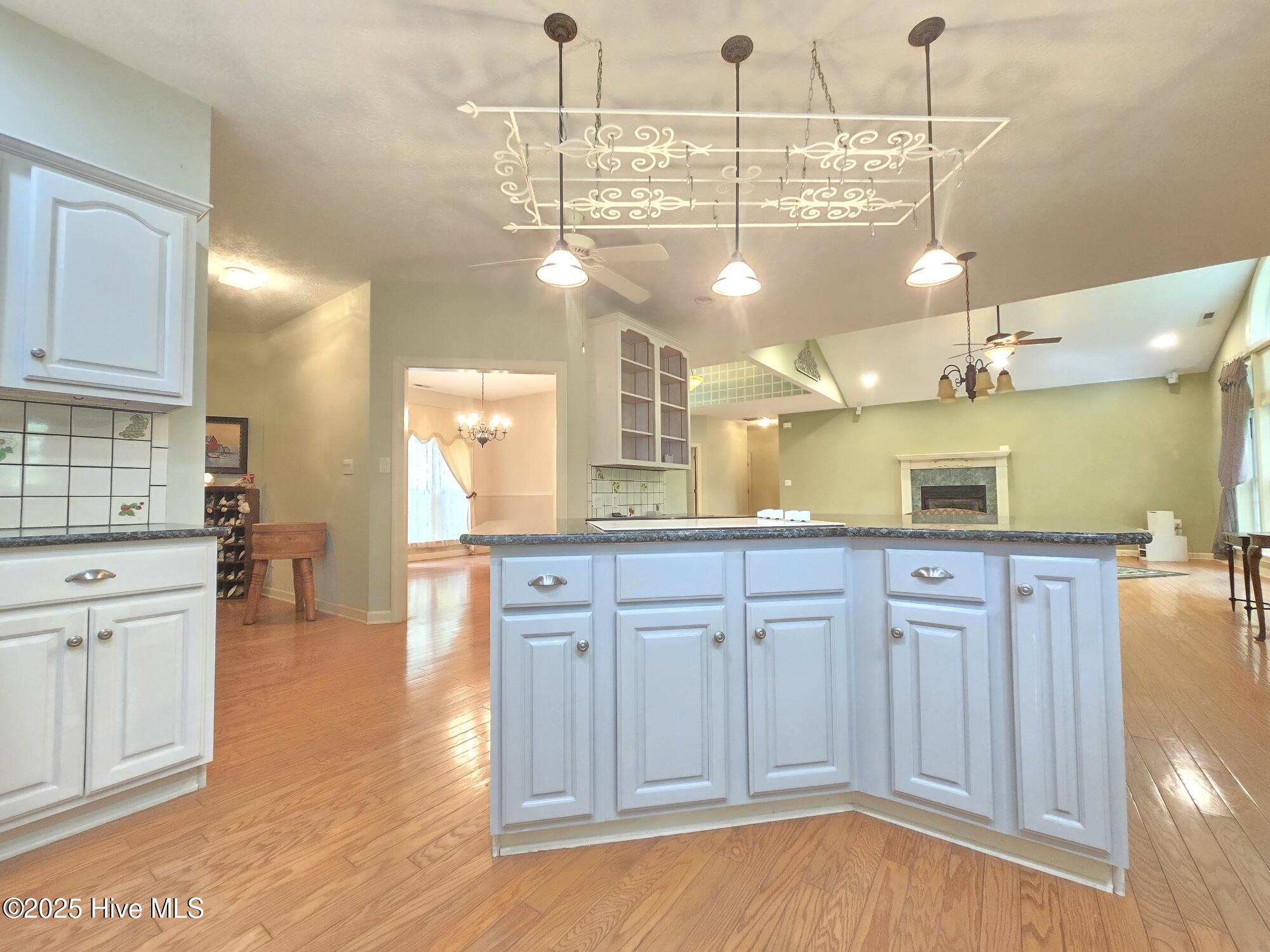 100517626 | Photo 17