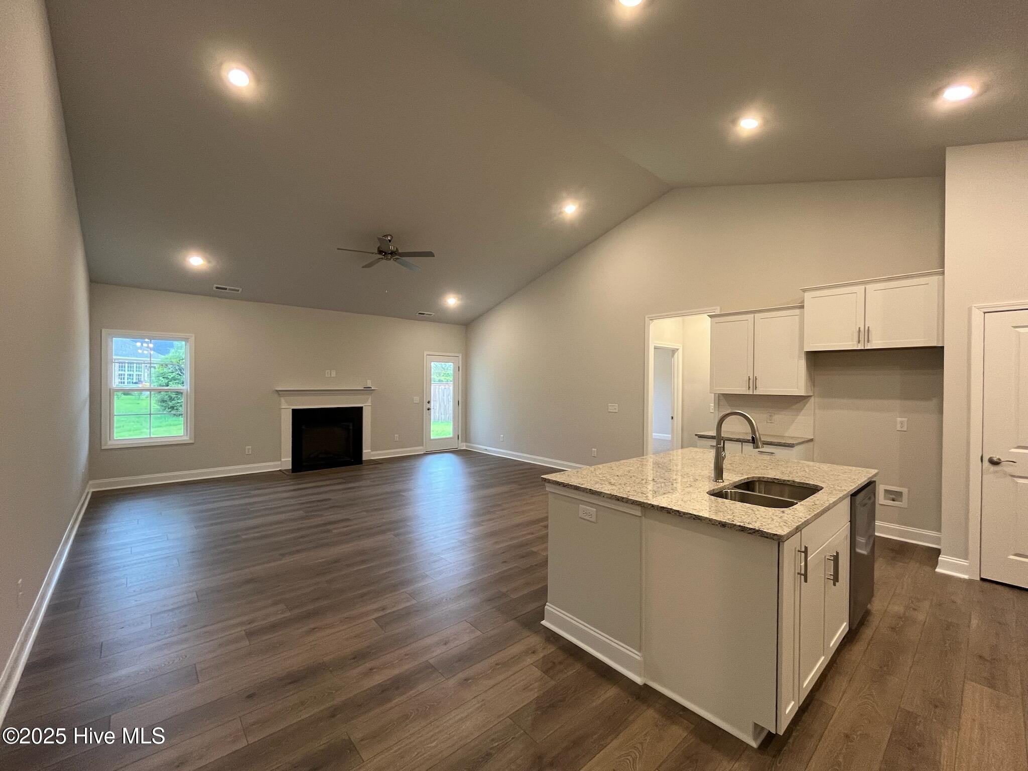 100456477 | Photo 20