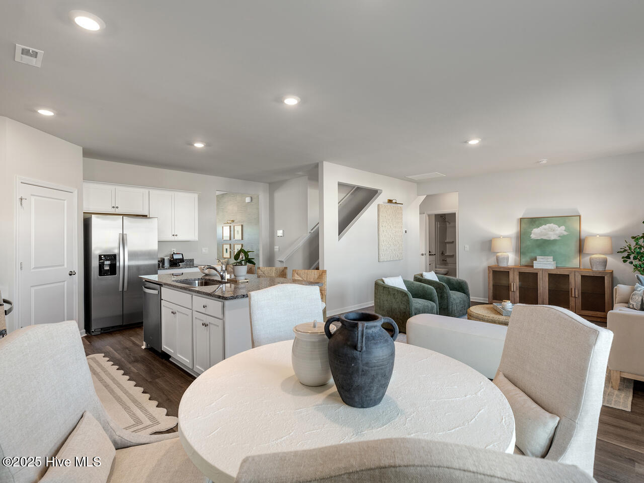 100550225 | Photo 17