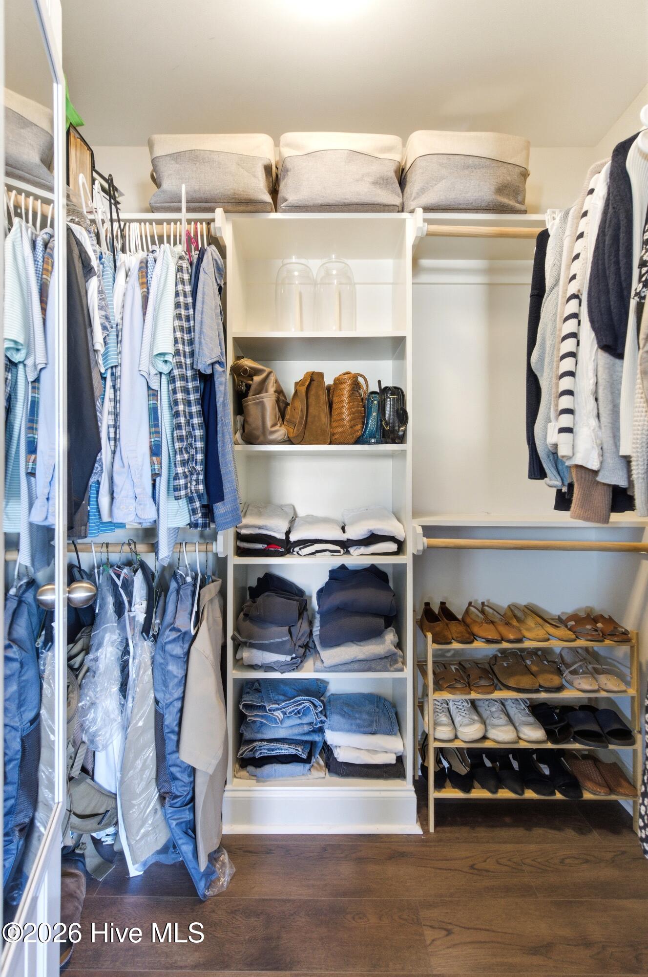 100561157 | Photo 43