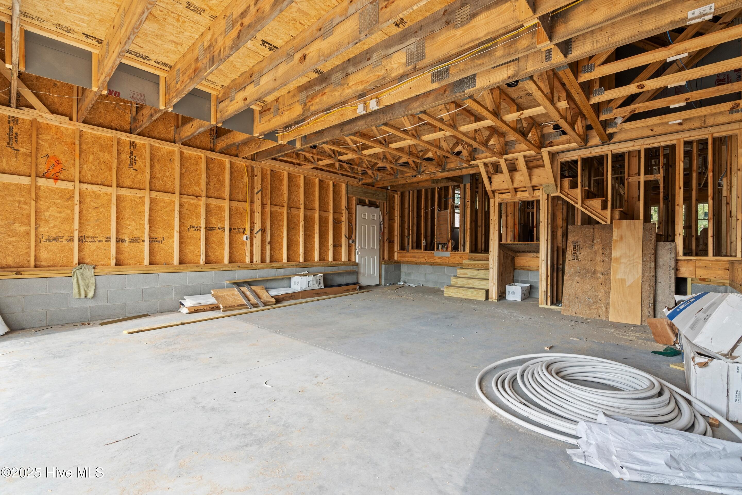 100543070 | Photo 30