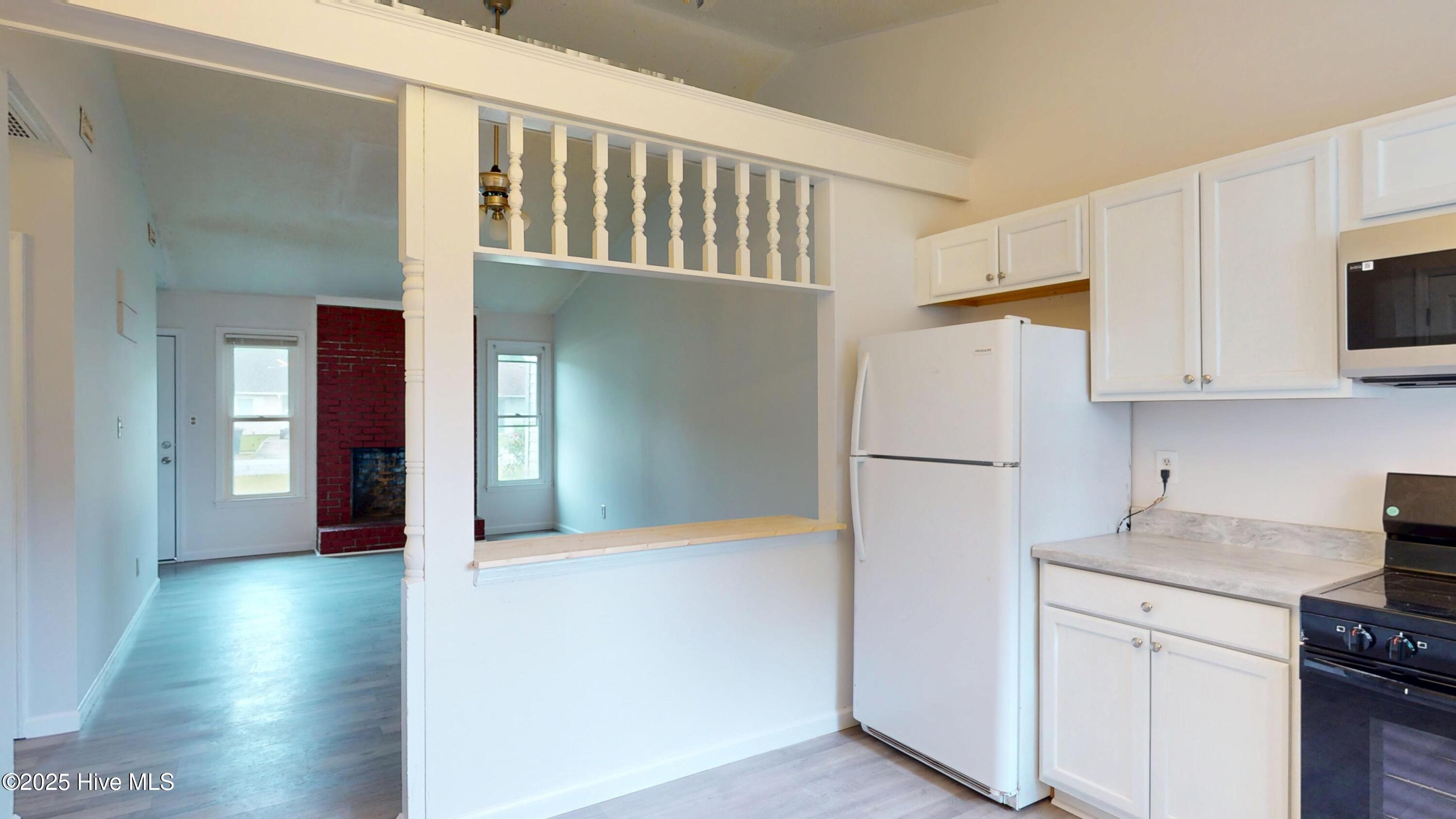 100536322 | Photo 12