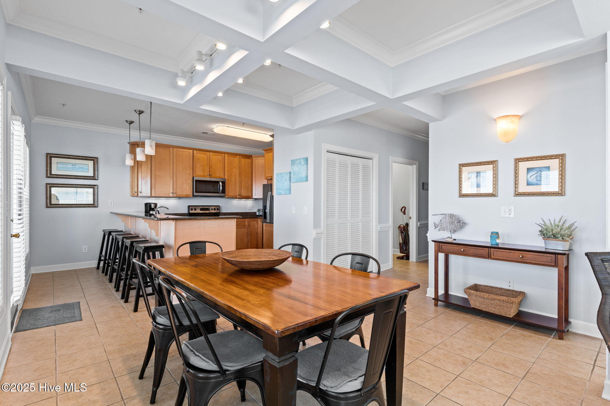 100536833 | Photo 20