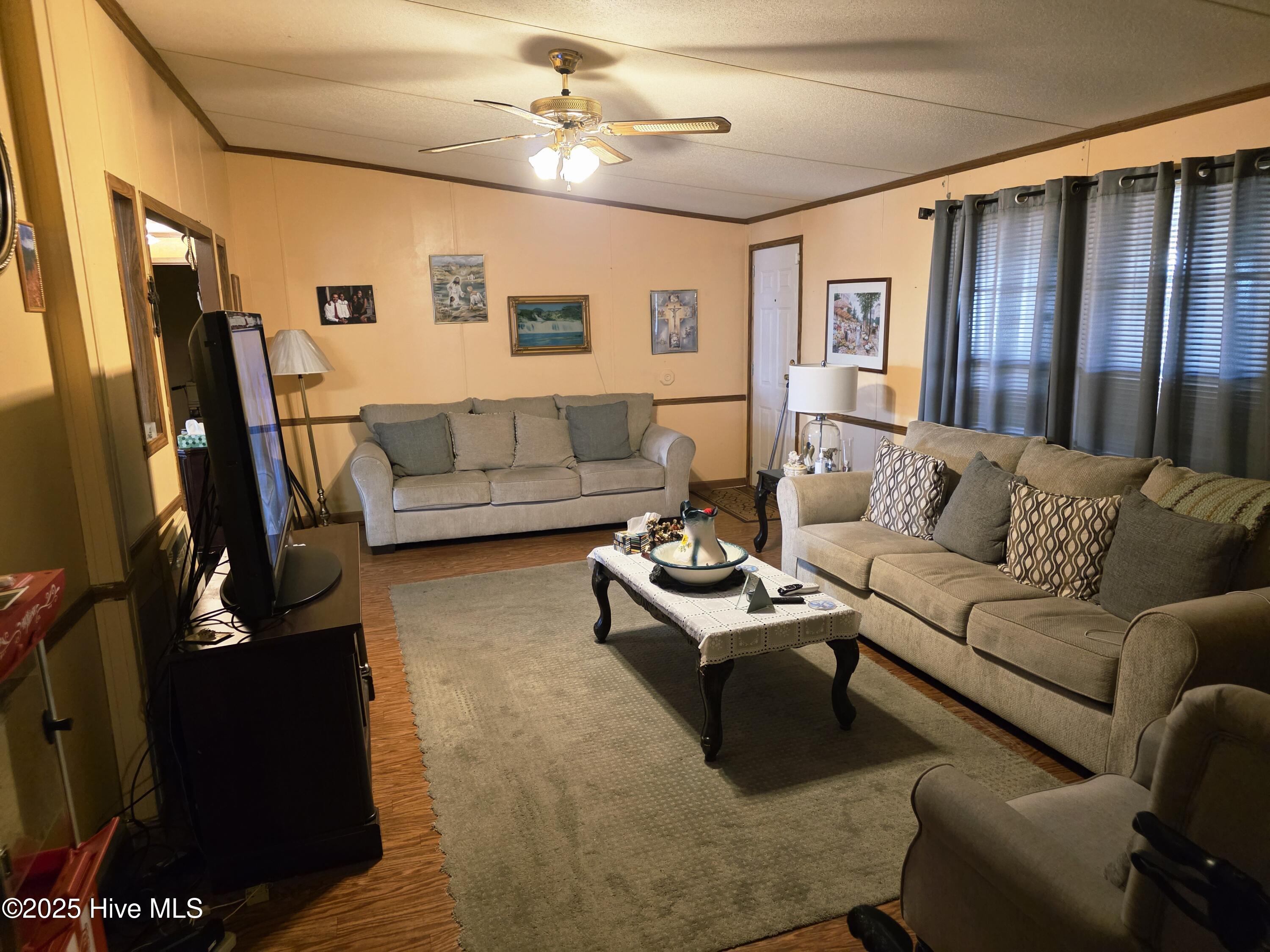 100542988 | Photo 19