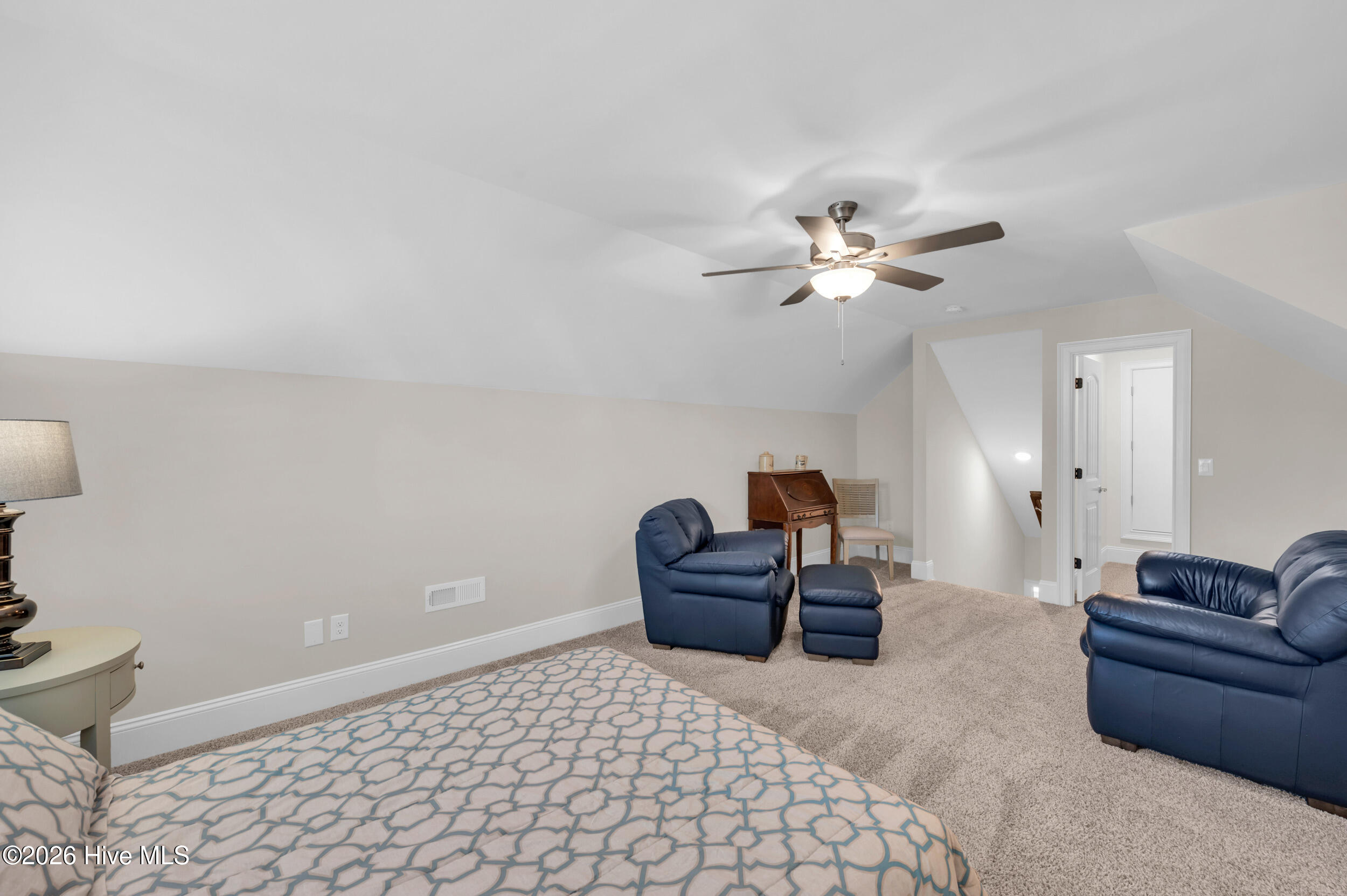 100545849 | Photo 25