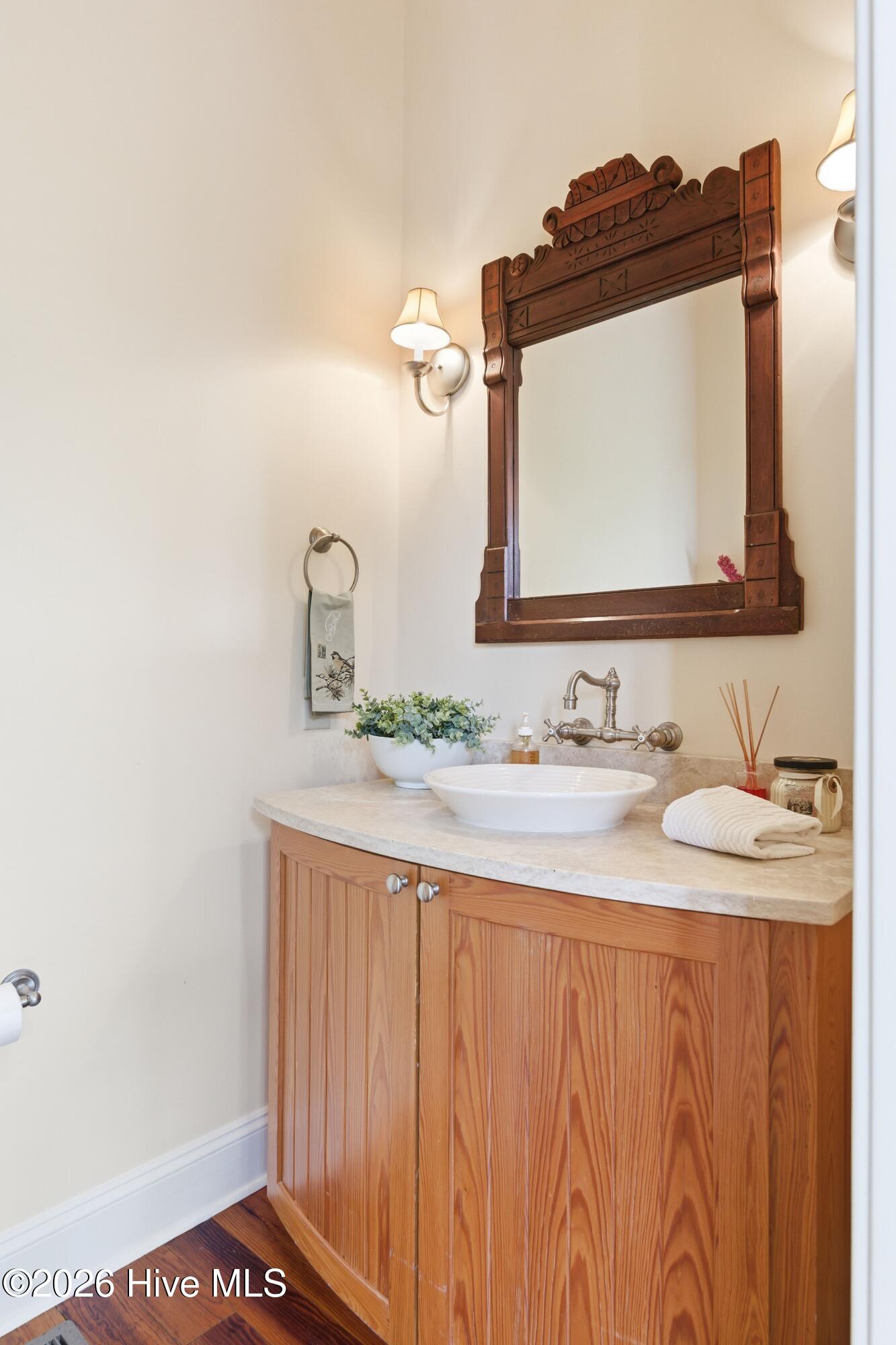 100564058 | Photo 46