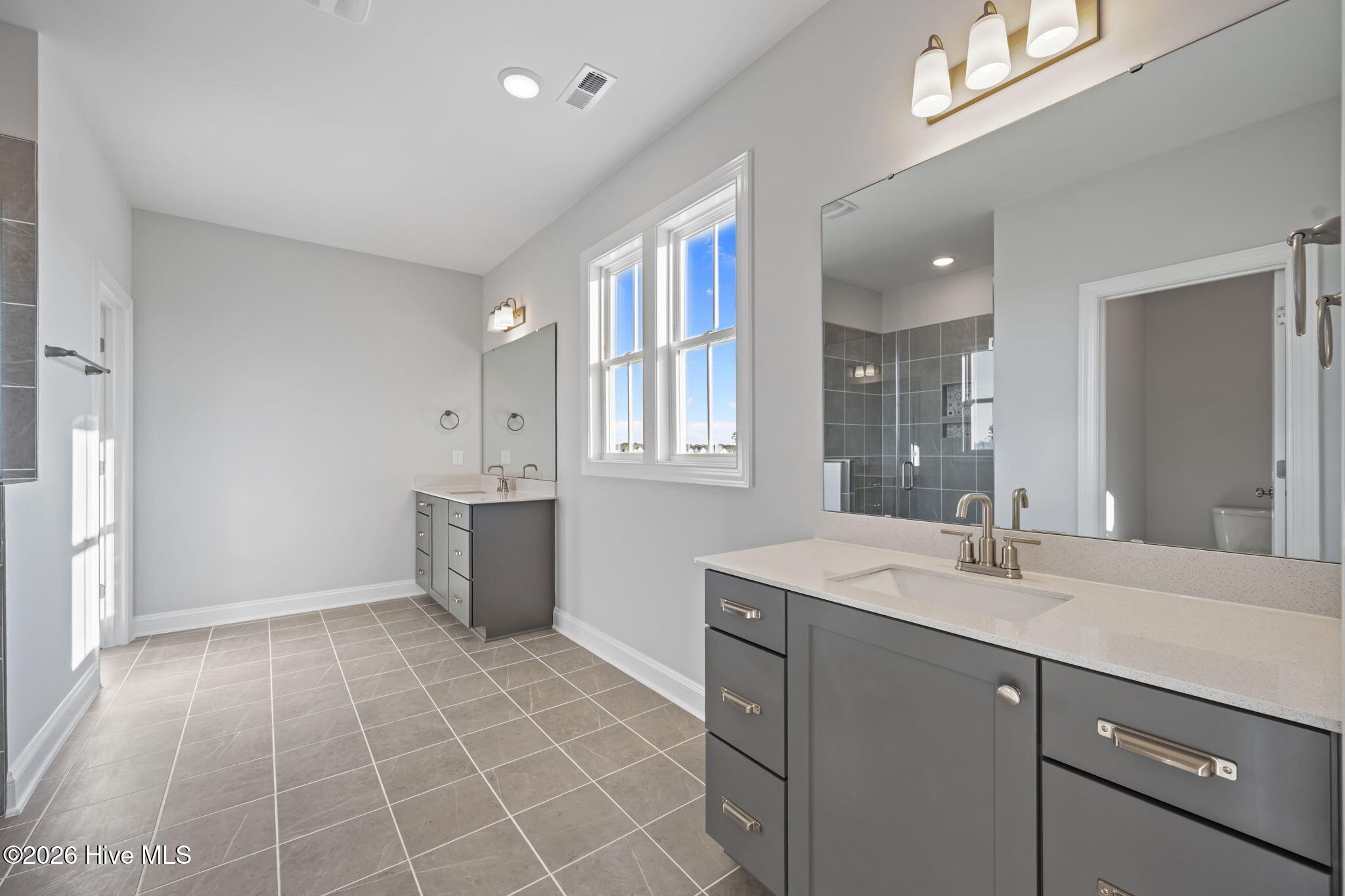 100566681 | Photo 39