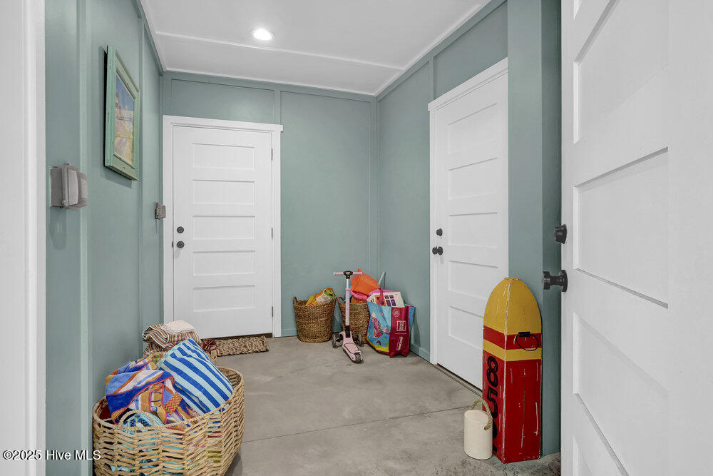 100509330 | Photo 42