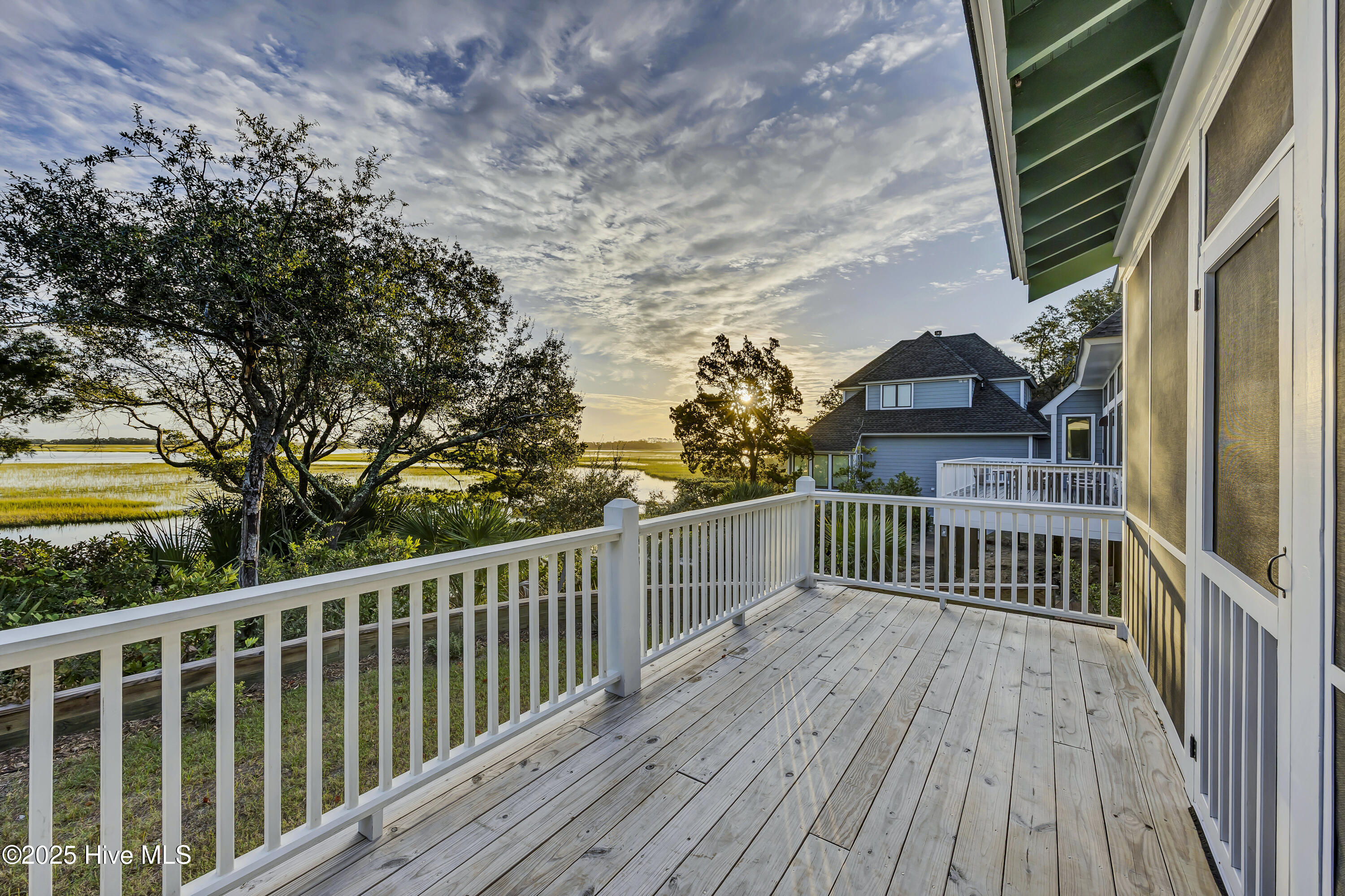 100534977 | Photo 47