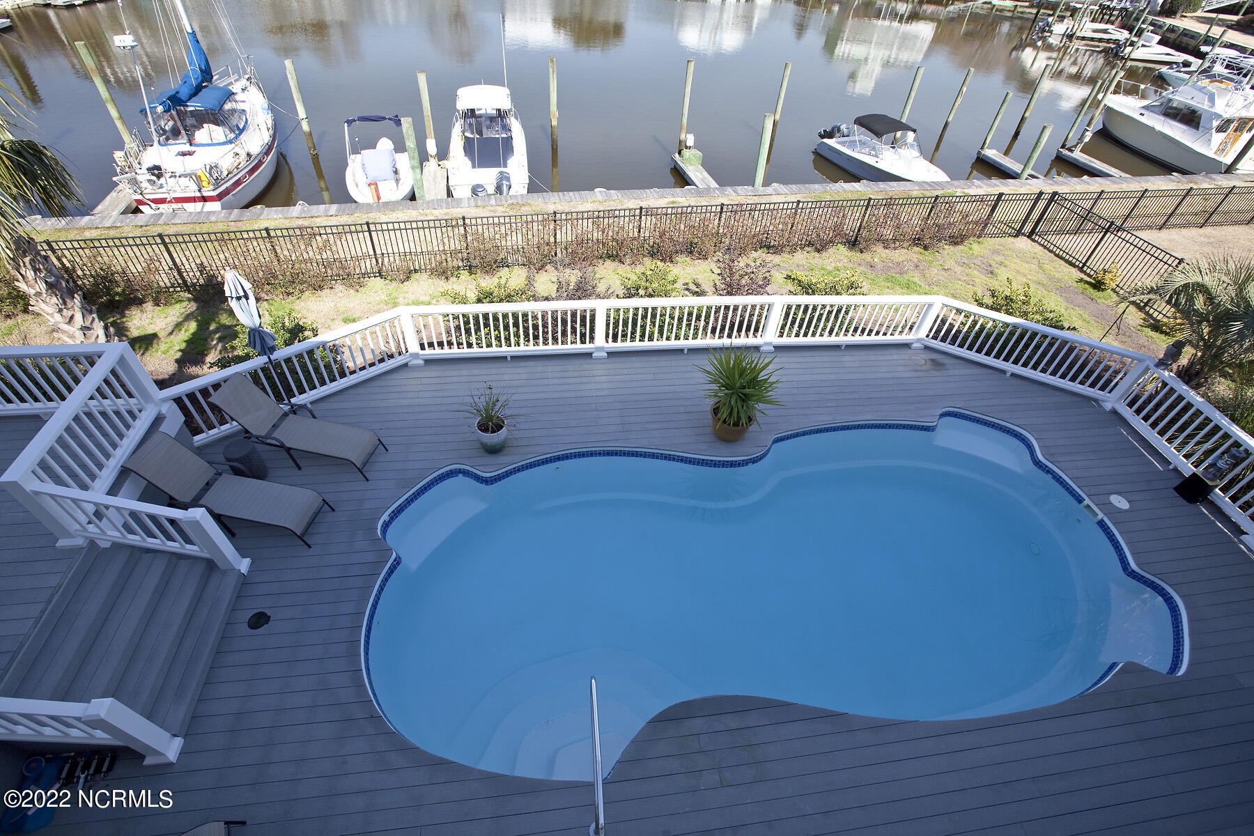 gazebo 121 28pool gary_5577