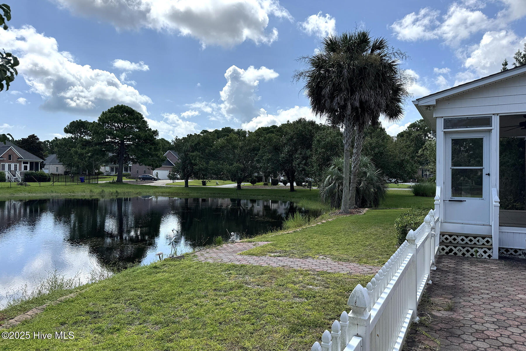 100521715 | Photo 12