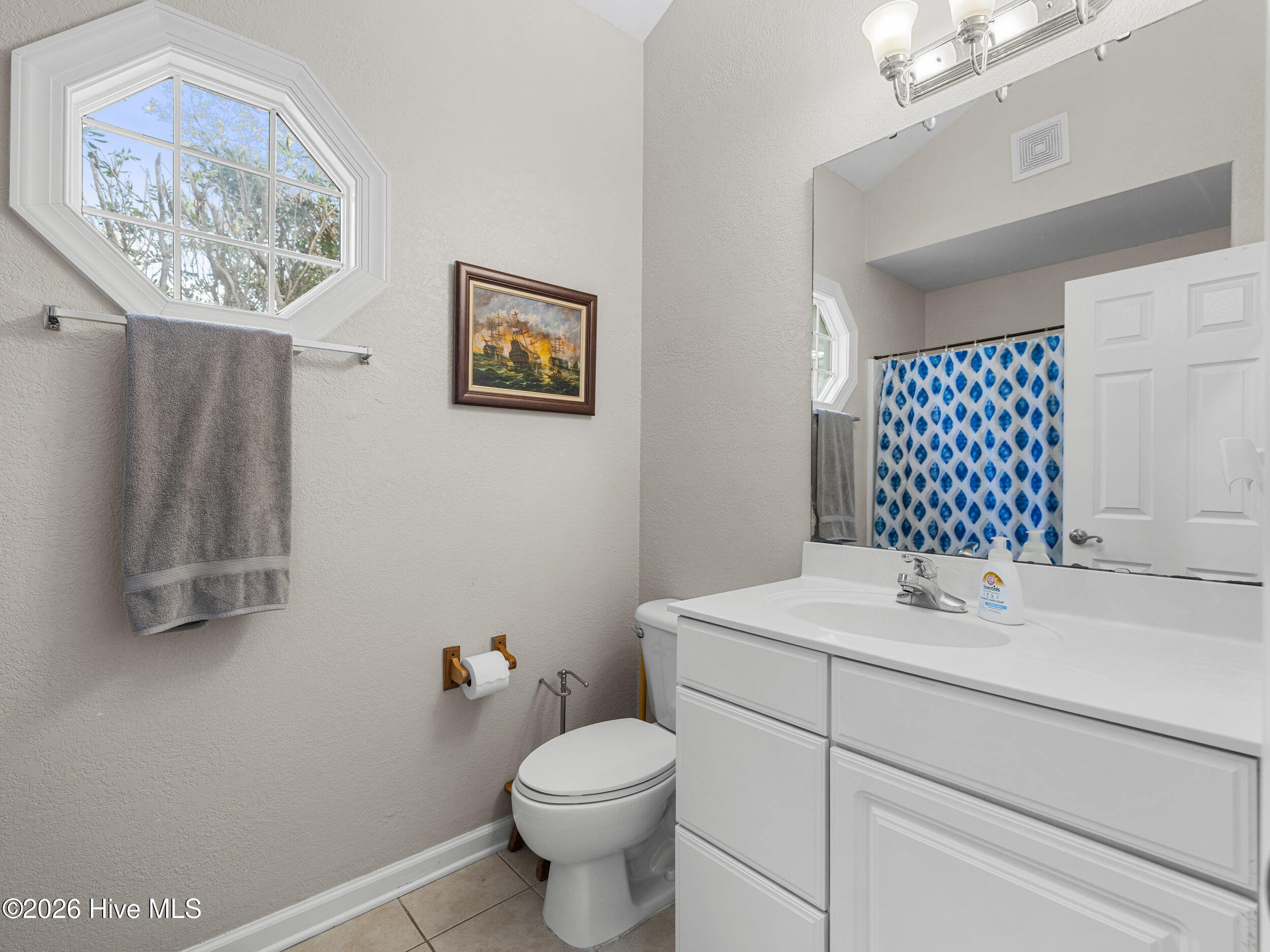 100561175 | Photo 19