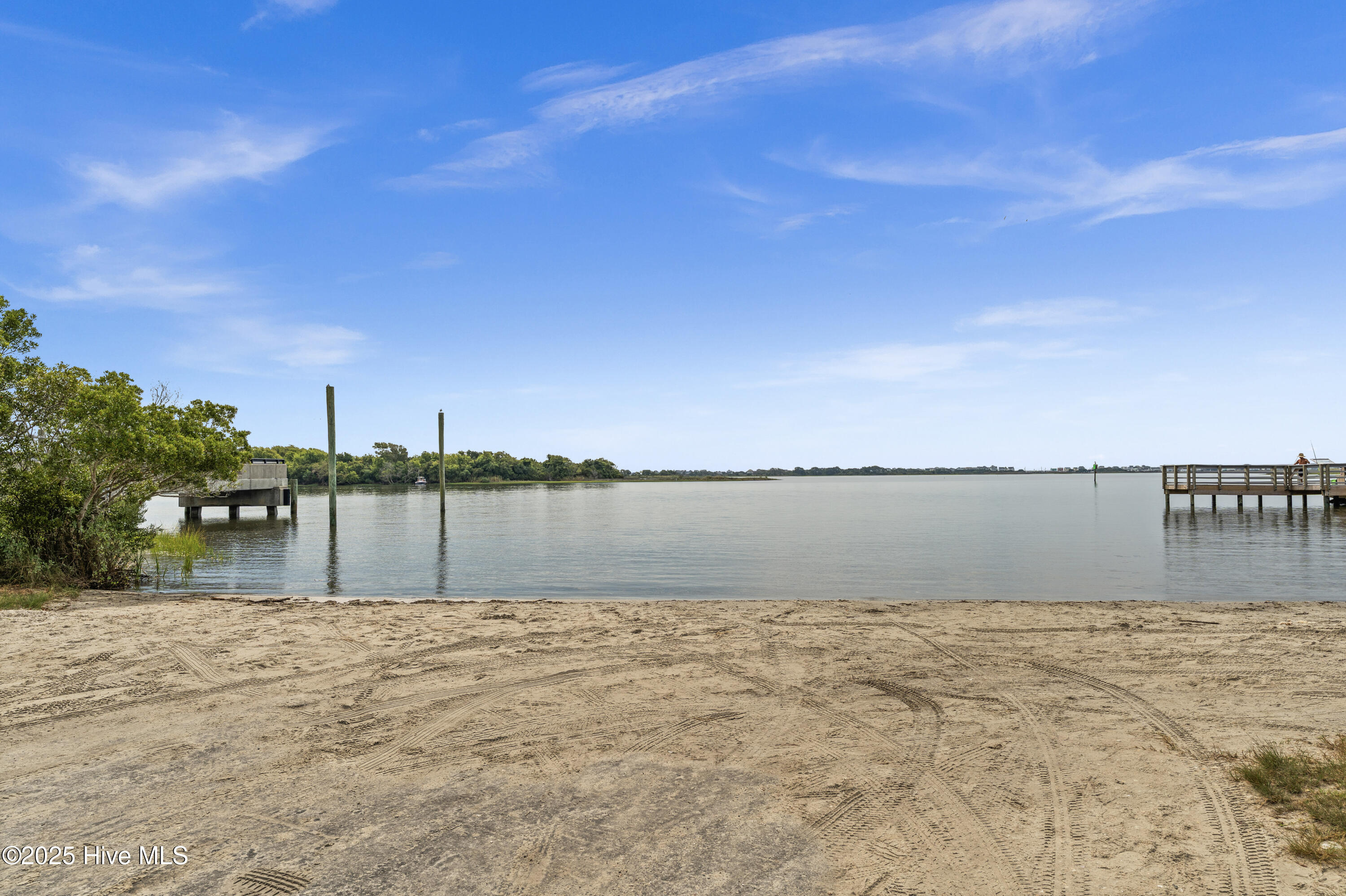 100530056 | Photo 38