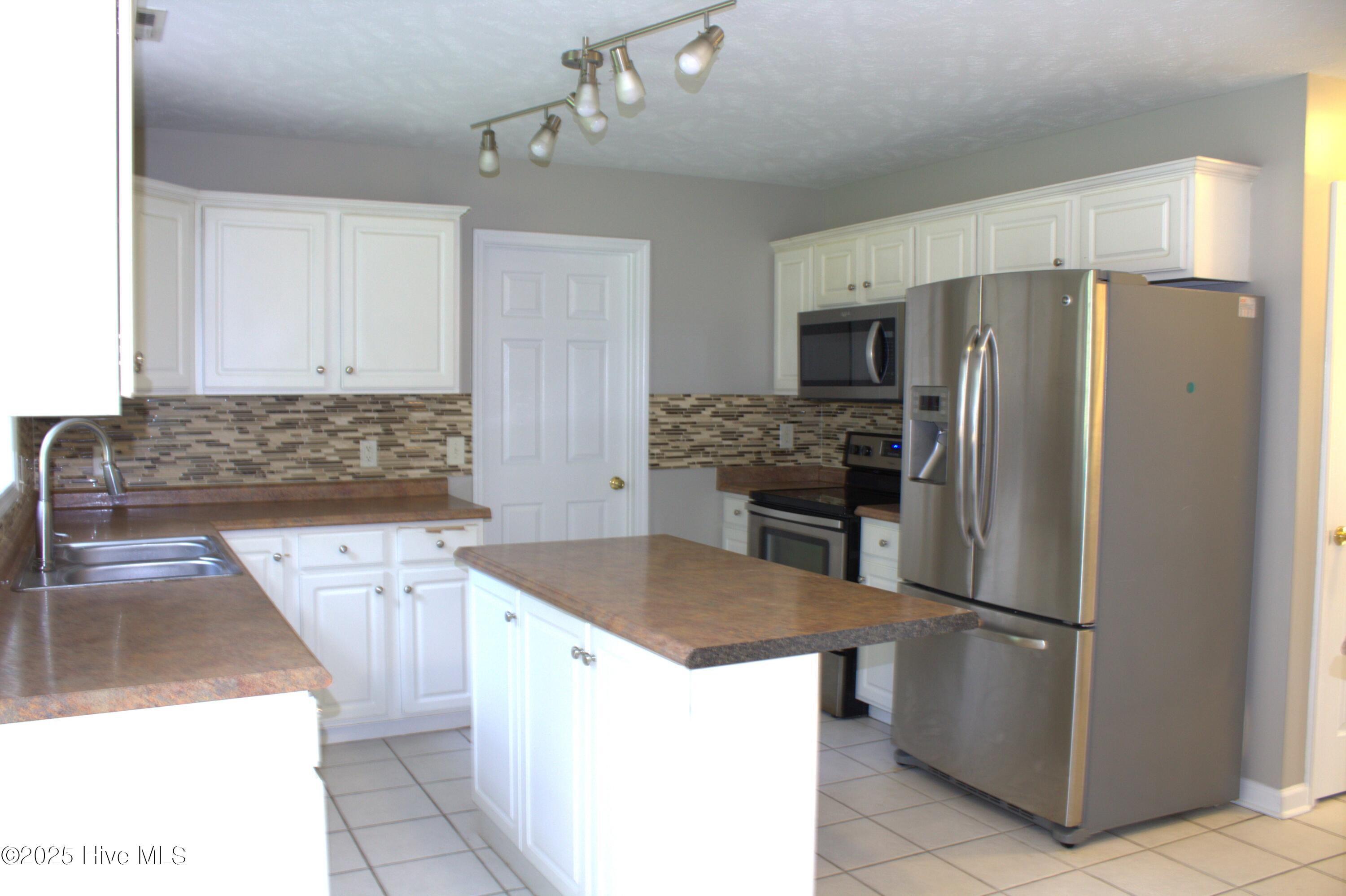 100520140 | Photo 29