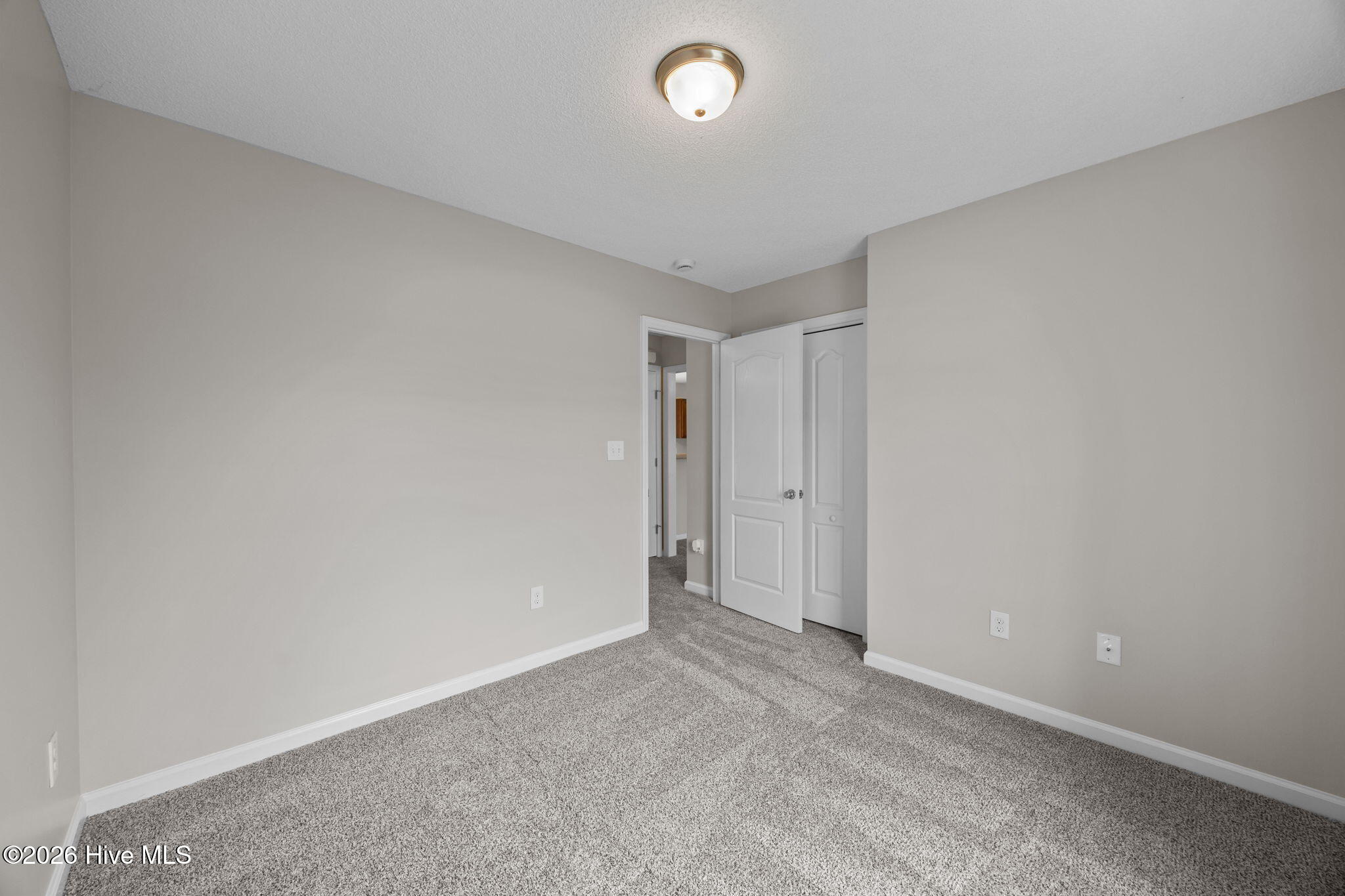 100547713 | Photo 29