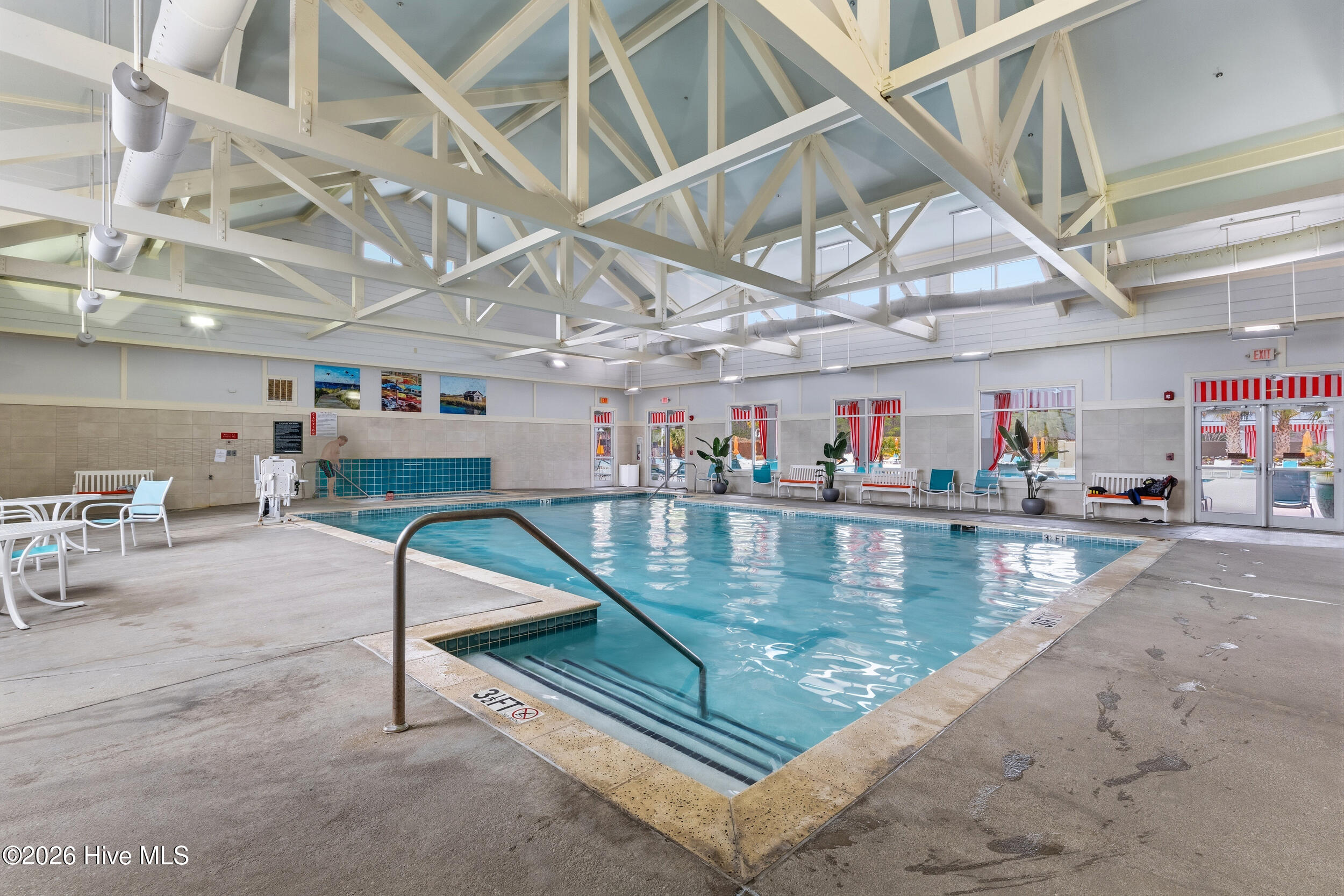 100556114 | Photo 46