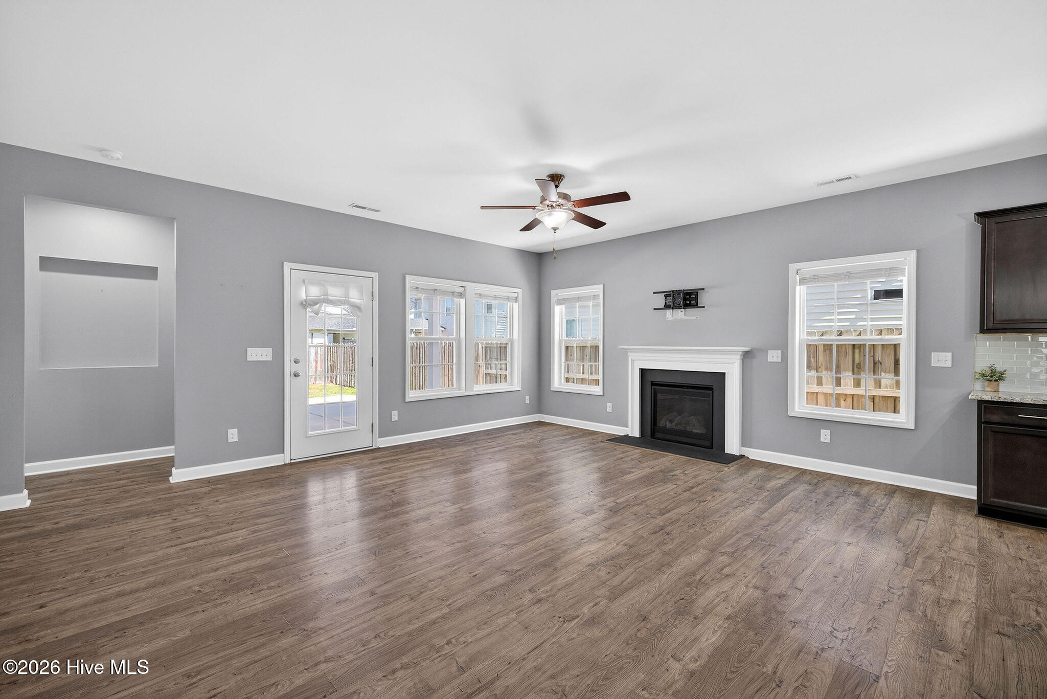 100564802 | Photo 15